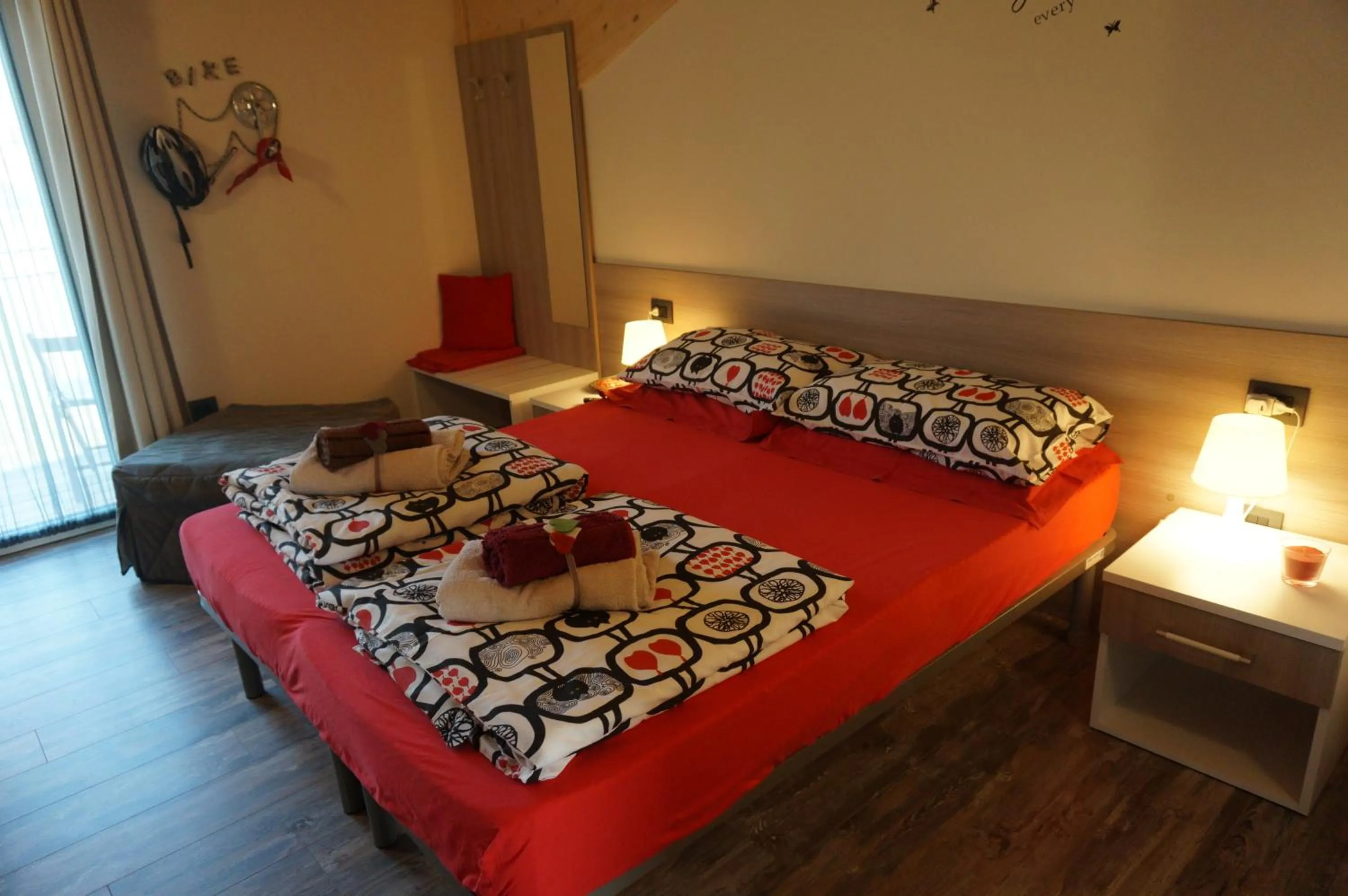 Photo of the whole room in B&B A.R.C.O.