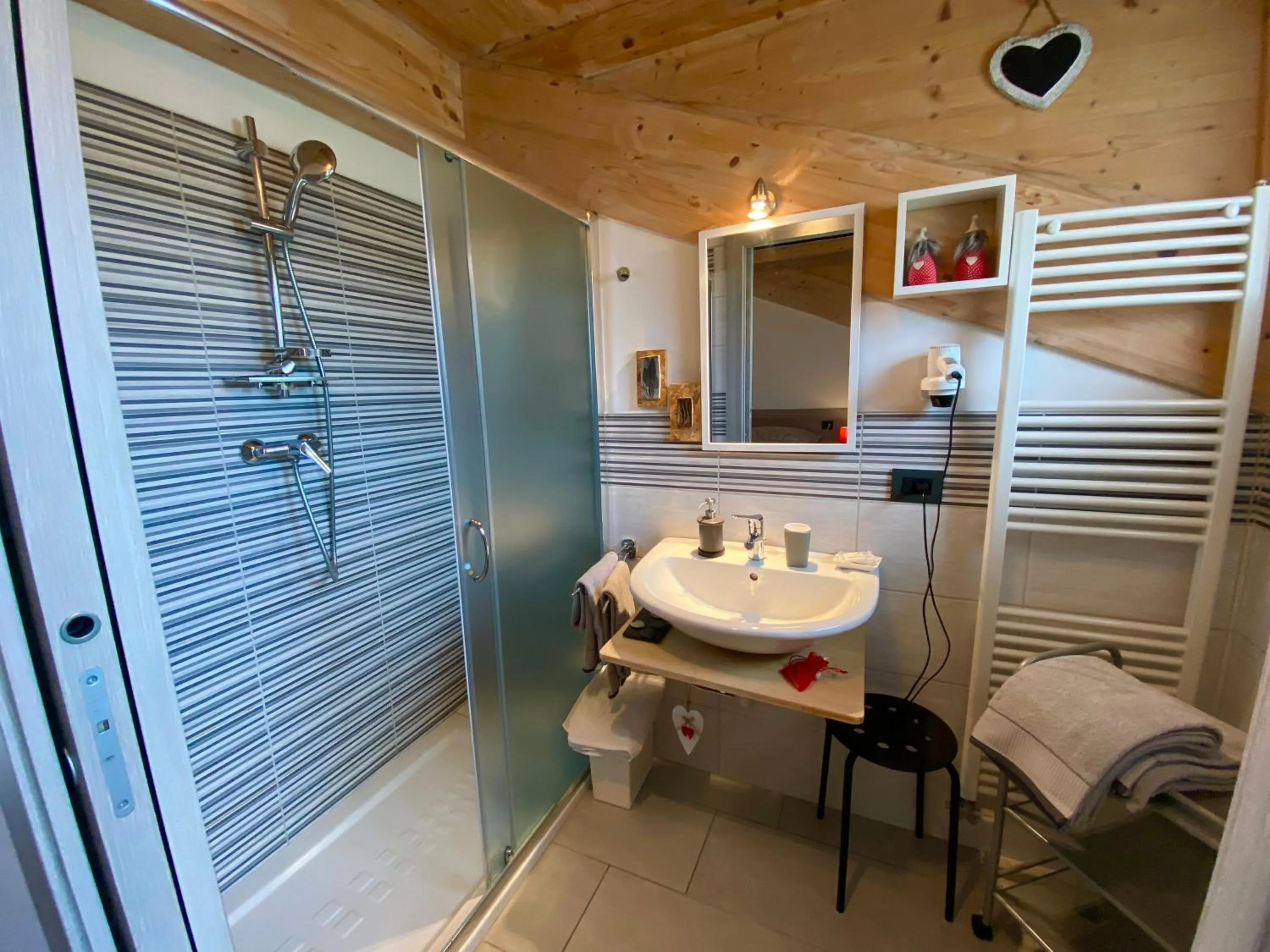 Shower in B&B A.R.C.O.