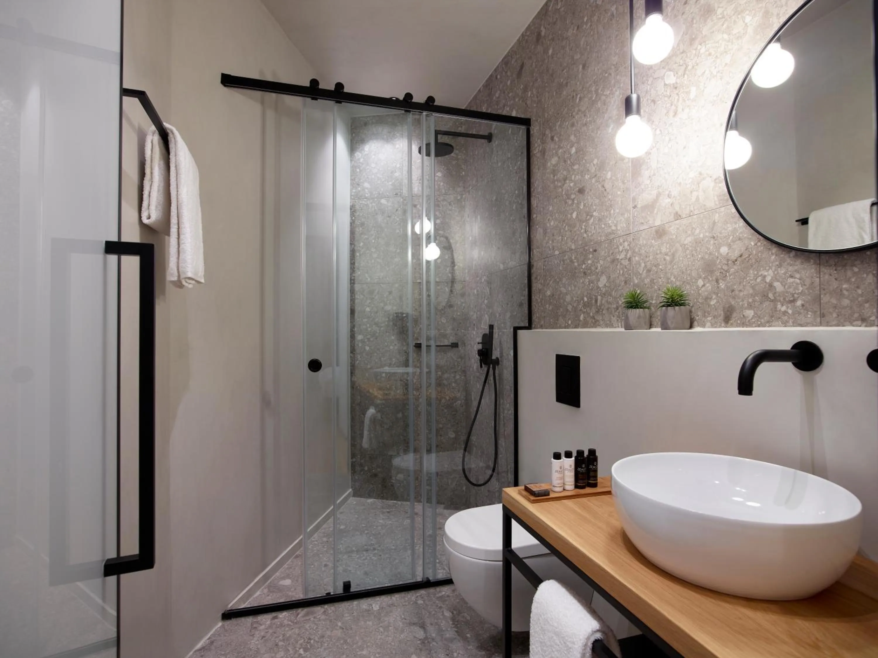 Bathroom in InnAthens