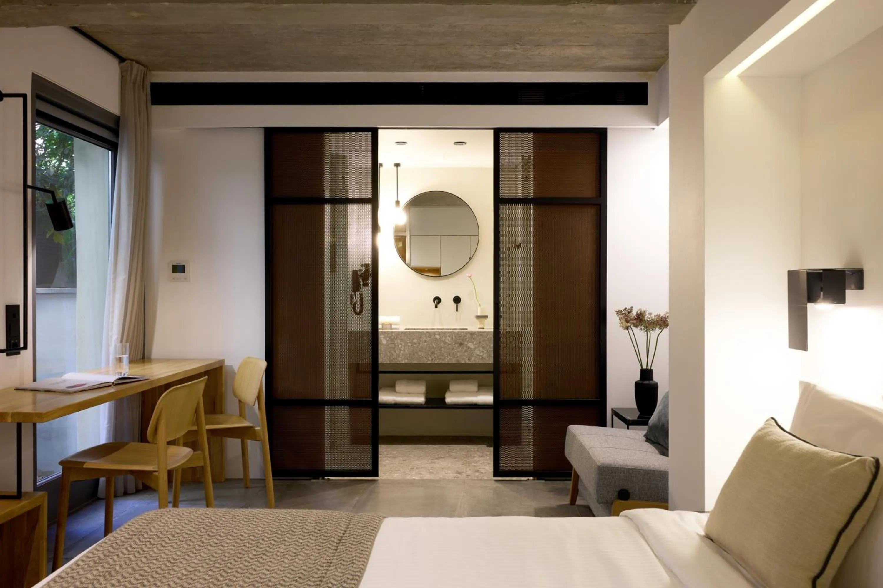 Bathroom, Bed in InnAthens