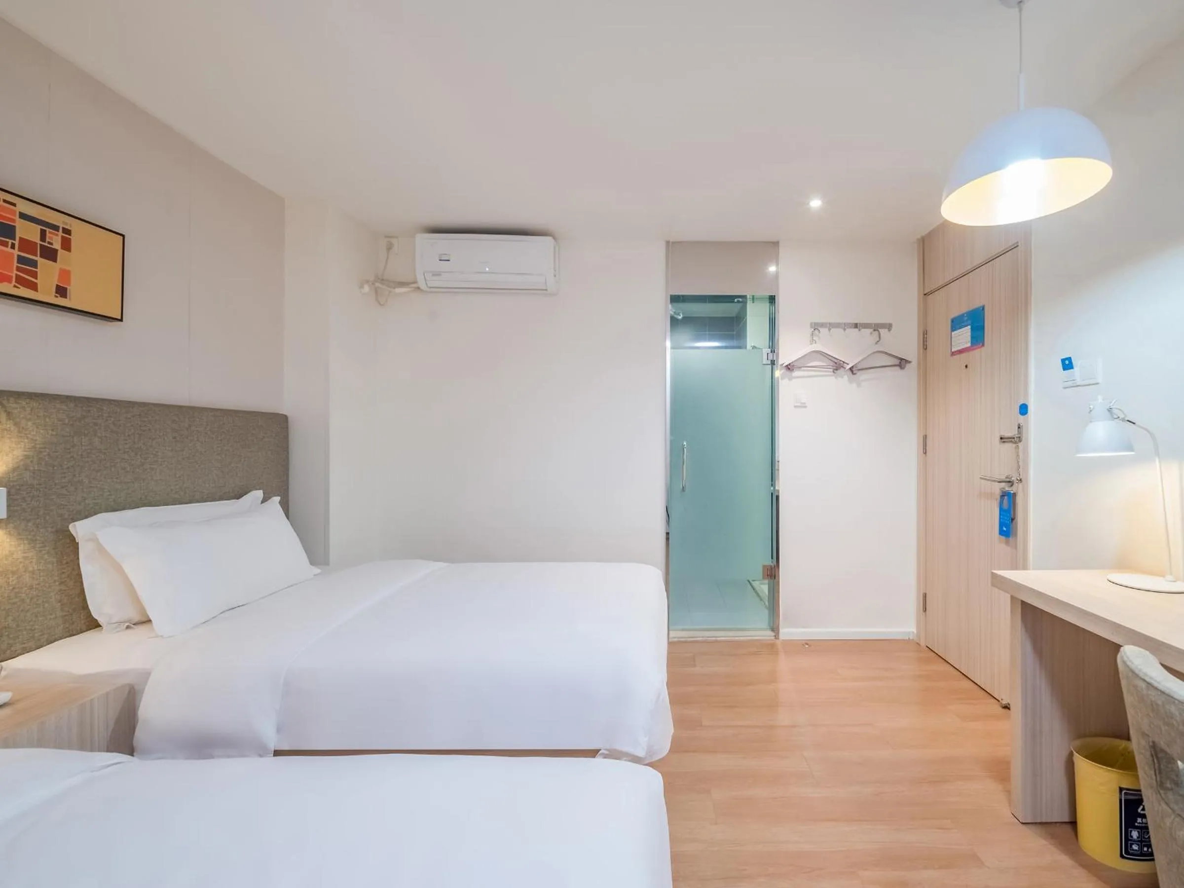 air conditioner, Bed in Hanting Hotel Beijing Guang'anmen Xuanwu Hospital