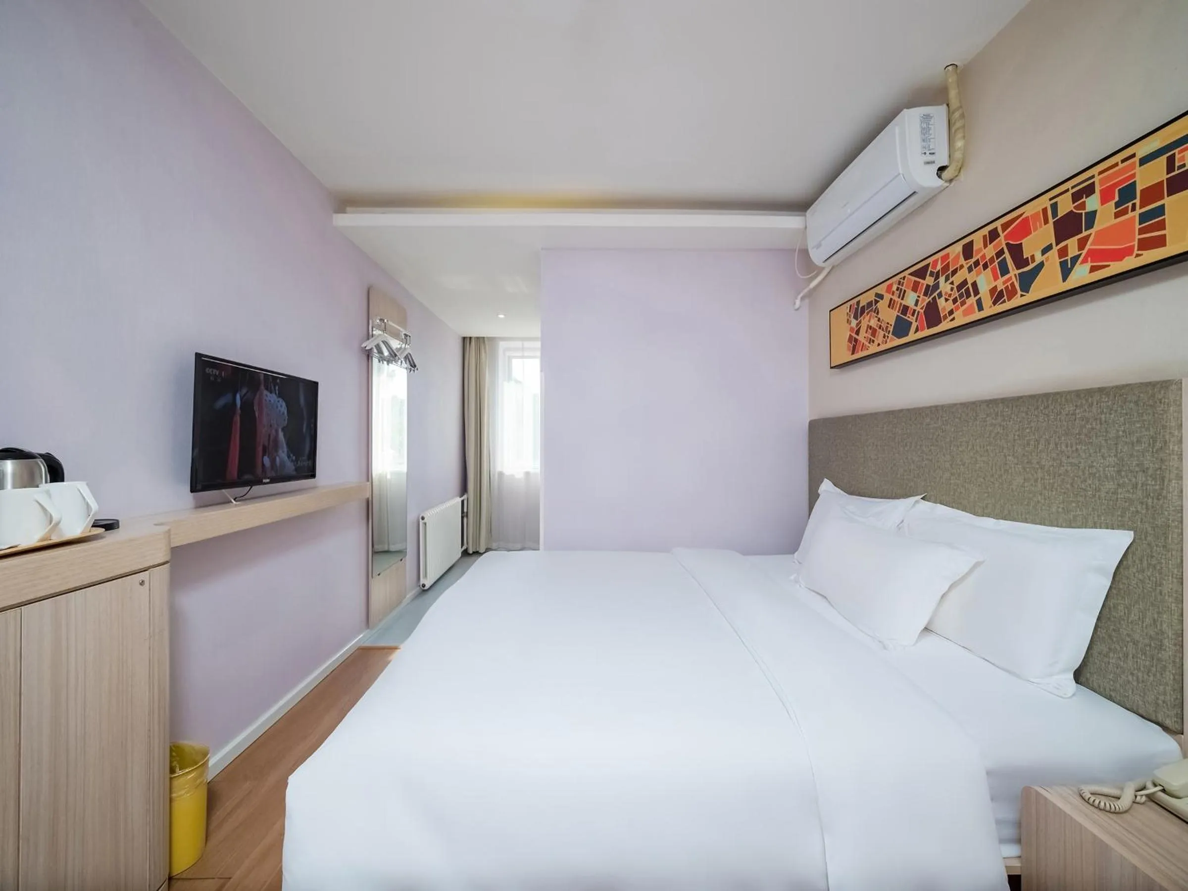 Toilet, Bed in Hanting Hotel Beijing Guang'anmen Xuanwu Hospital