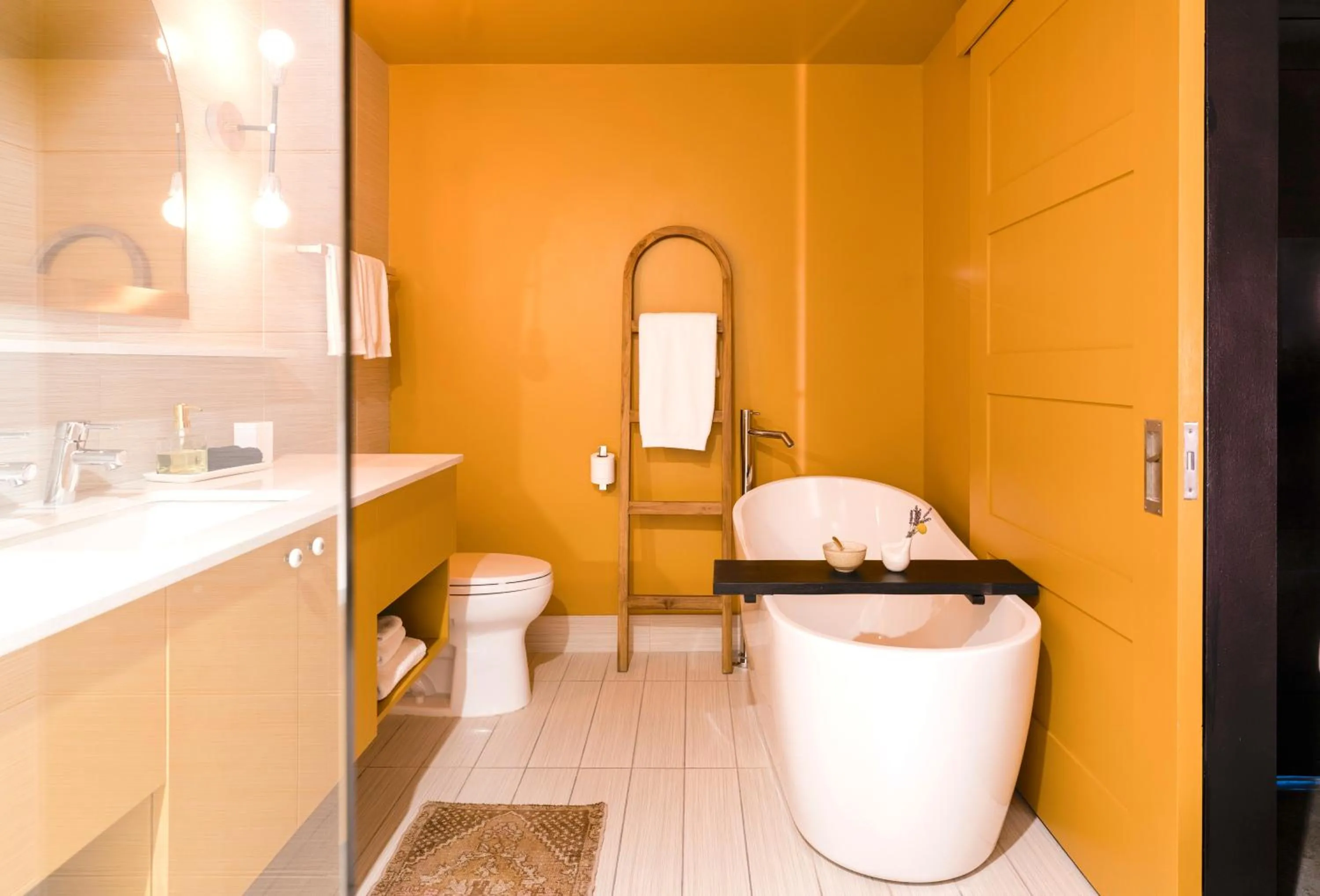 Toilet in The Frances Modern Inn