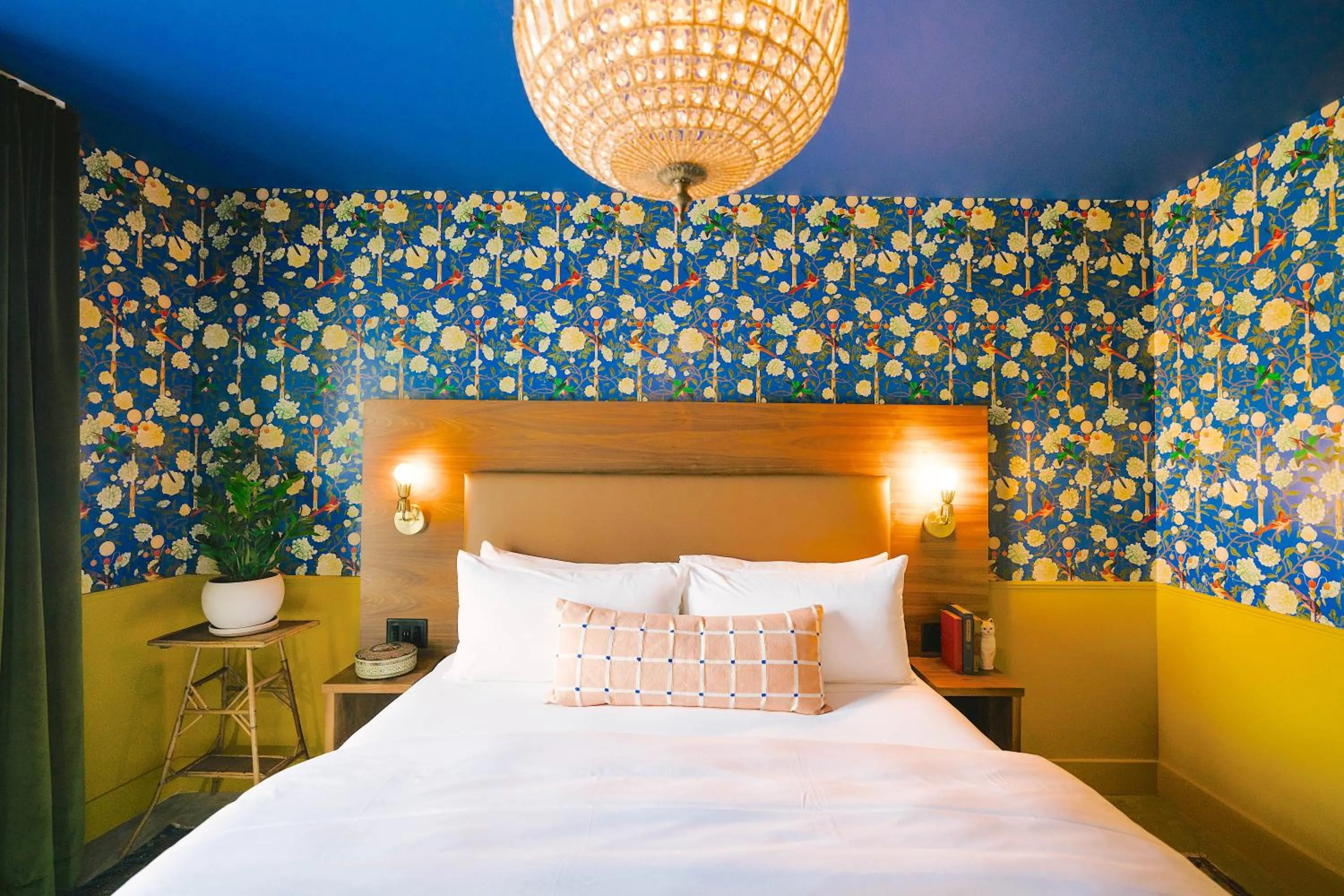 Bed in The Frances Modern Inn