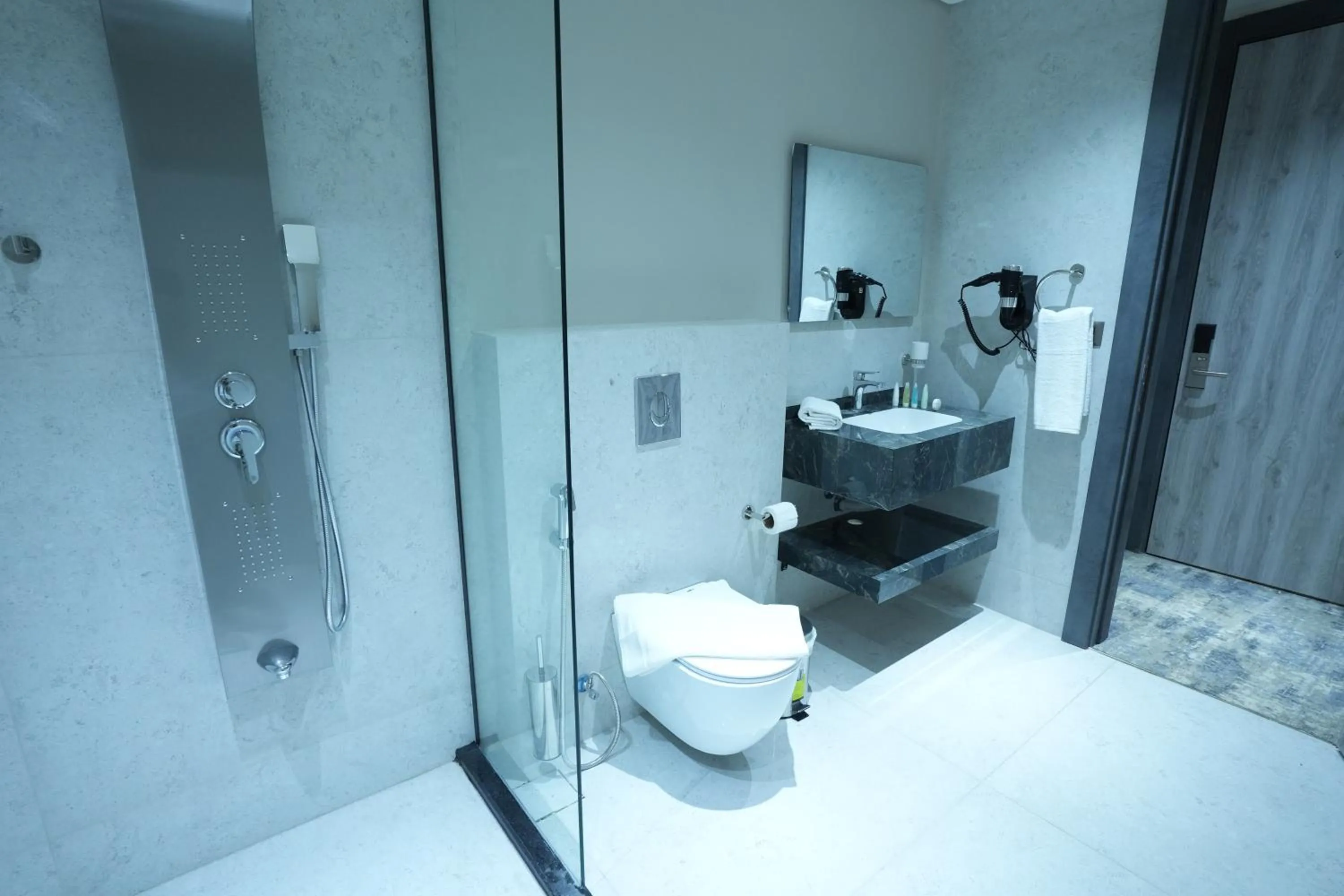 Roya Downtown Boutique Hotel