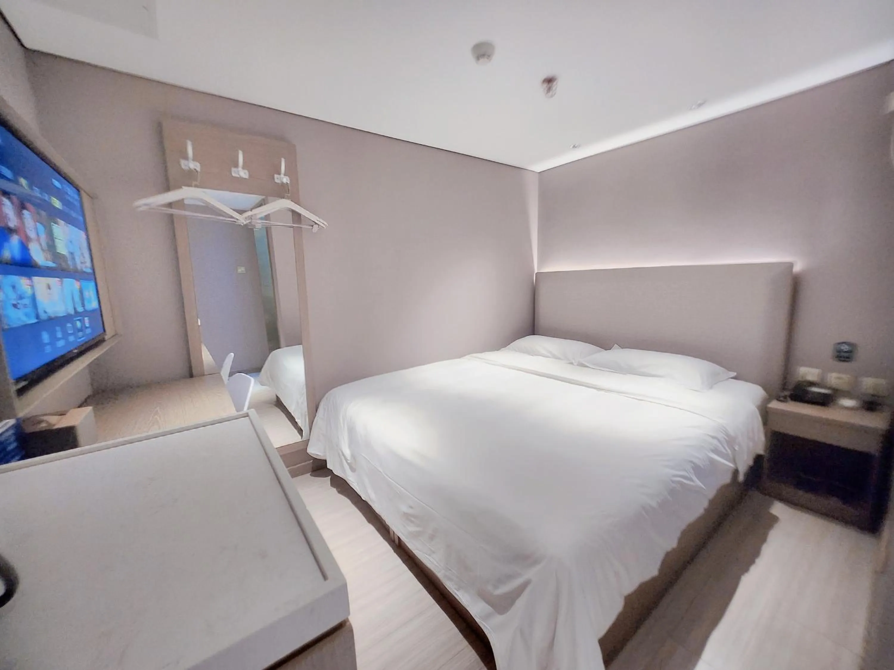 Bedroom in Hanting Hotel Beijing Fuchengmen Fuwai Hospital