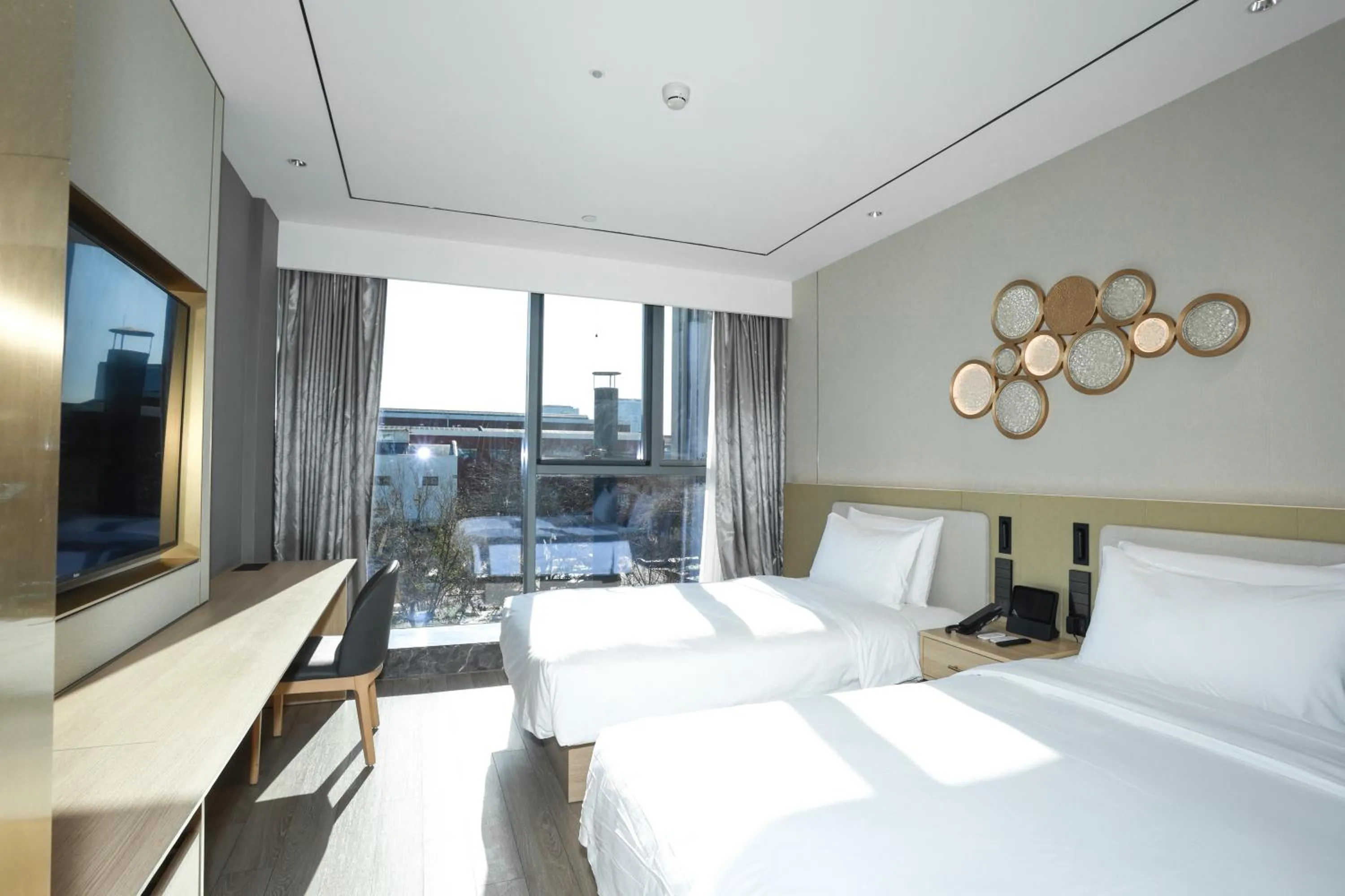 View (from property/room), Bed in Orange Beijing Wukesong Shijingshan Wanda Plaza Hotel