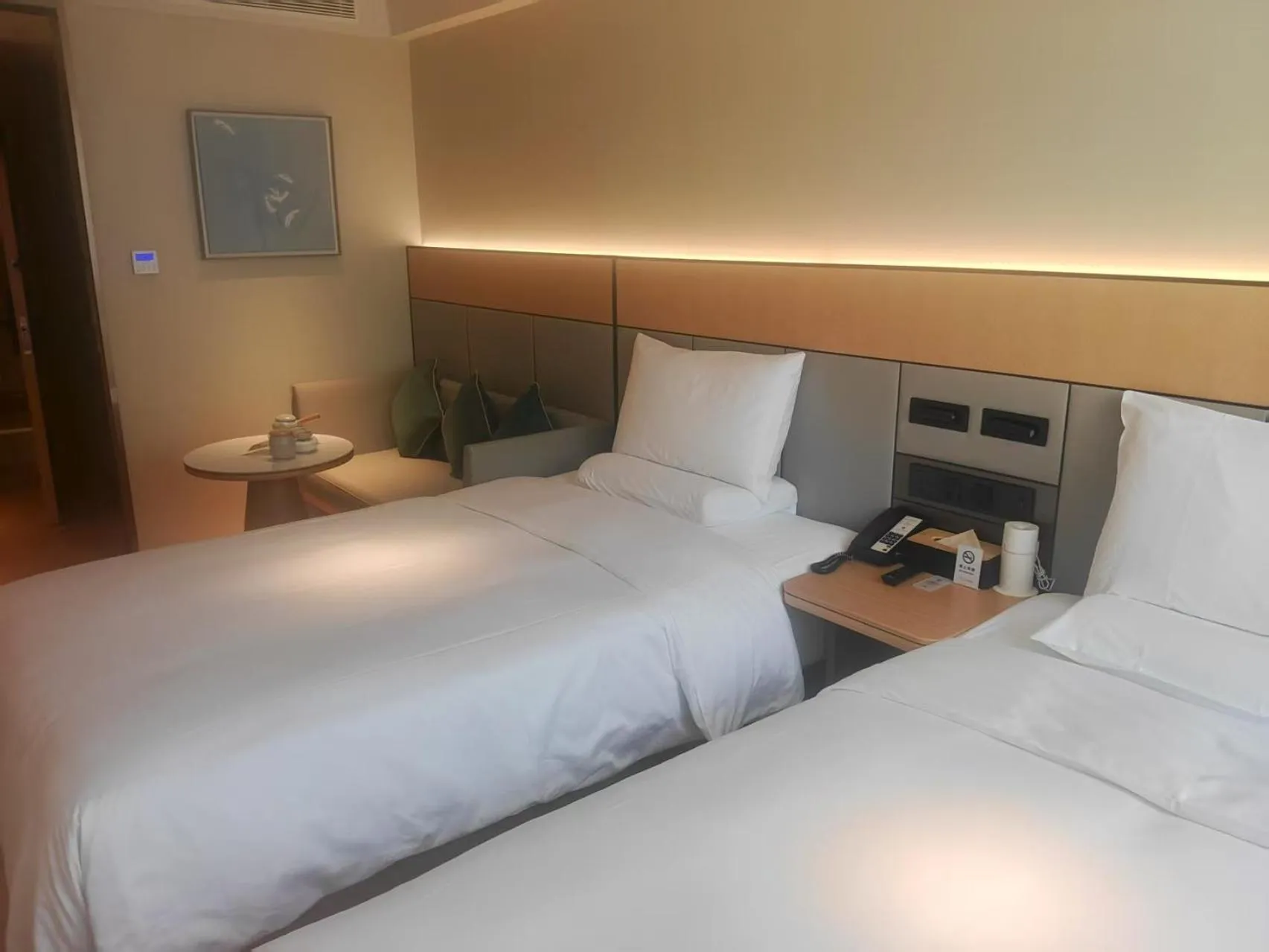 Photo of the whole room, Bed in JI Hotel Beijing Lize Business Wanfeng Road
