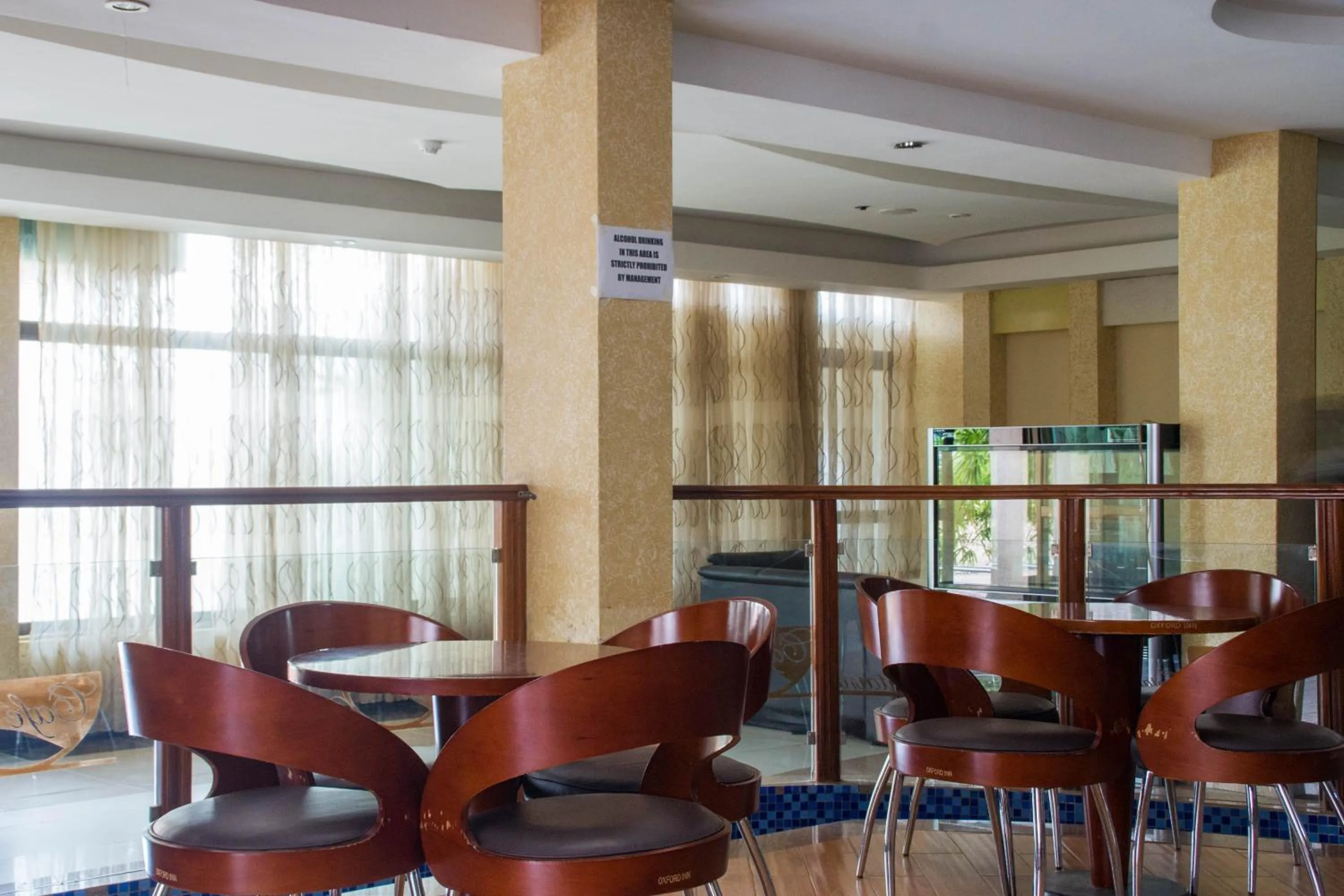 Restaurant/places to eat in Oxford Royal Hotel