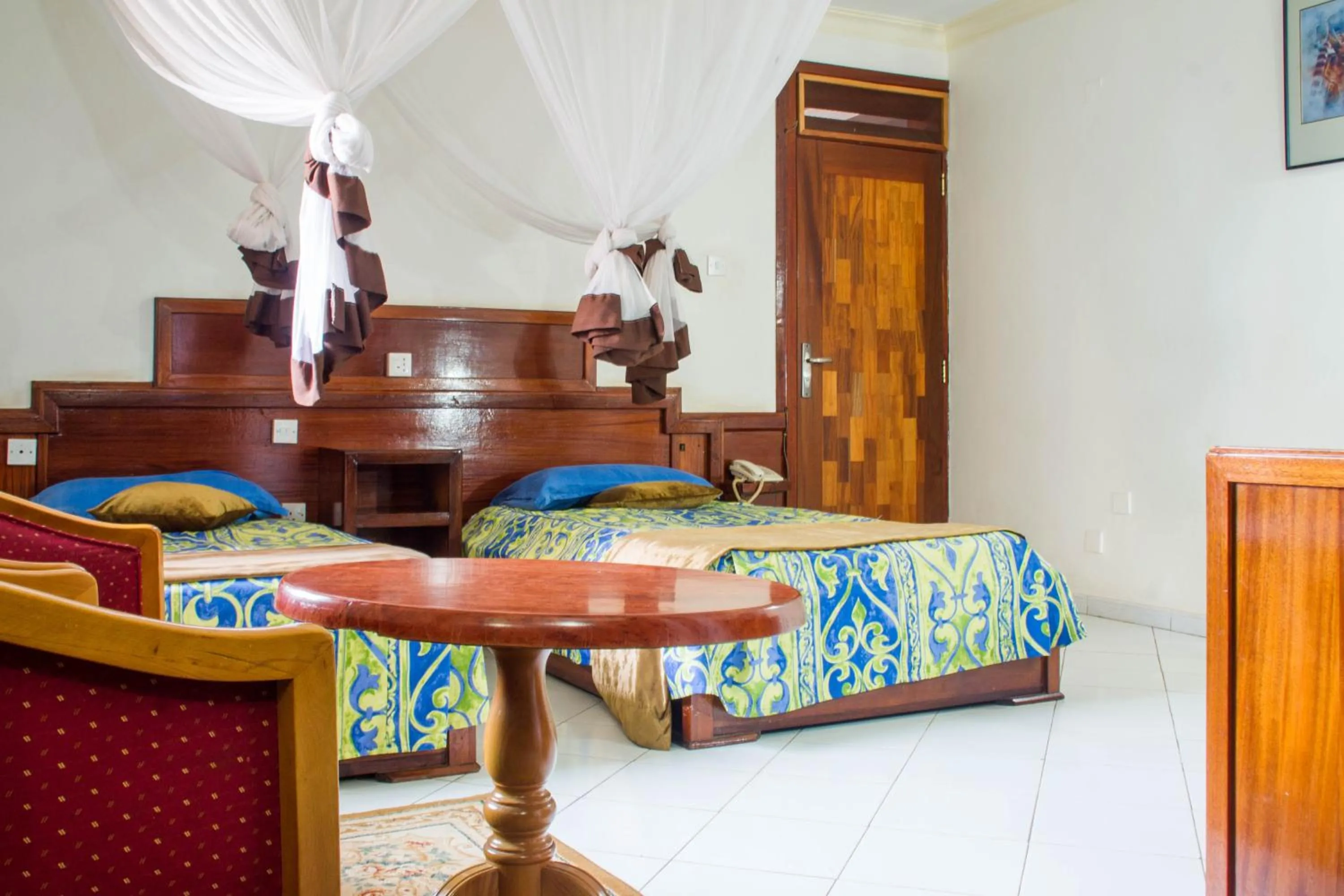 Bed in Oxford Royal Hotel