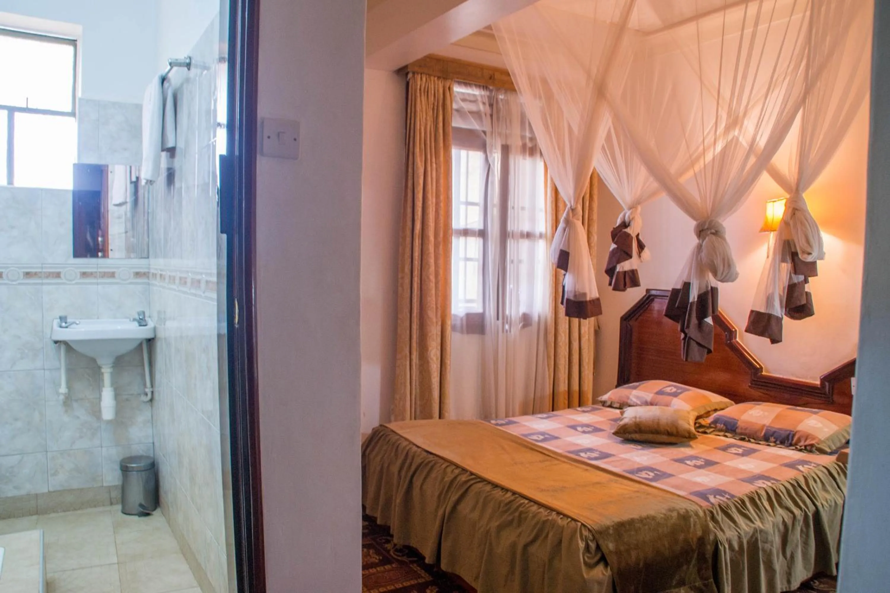 Bed in Oxford Royal Hotel