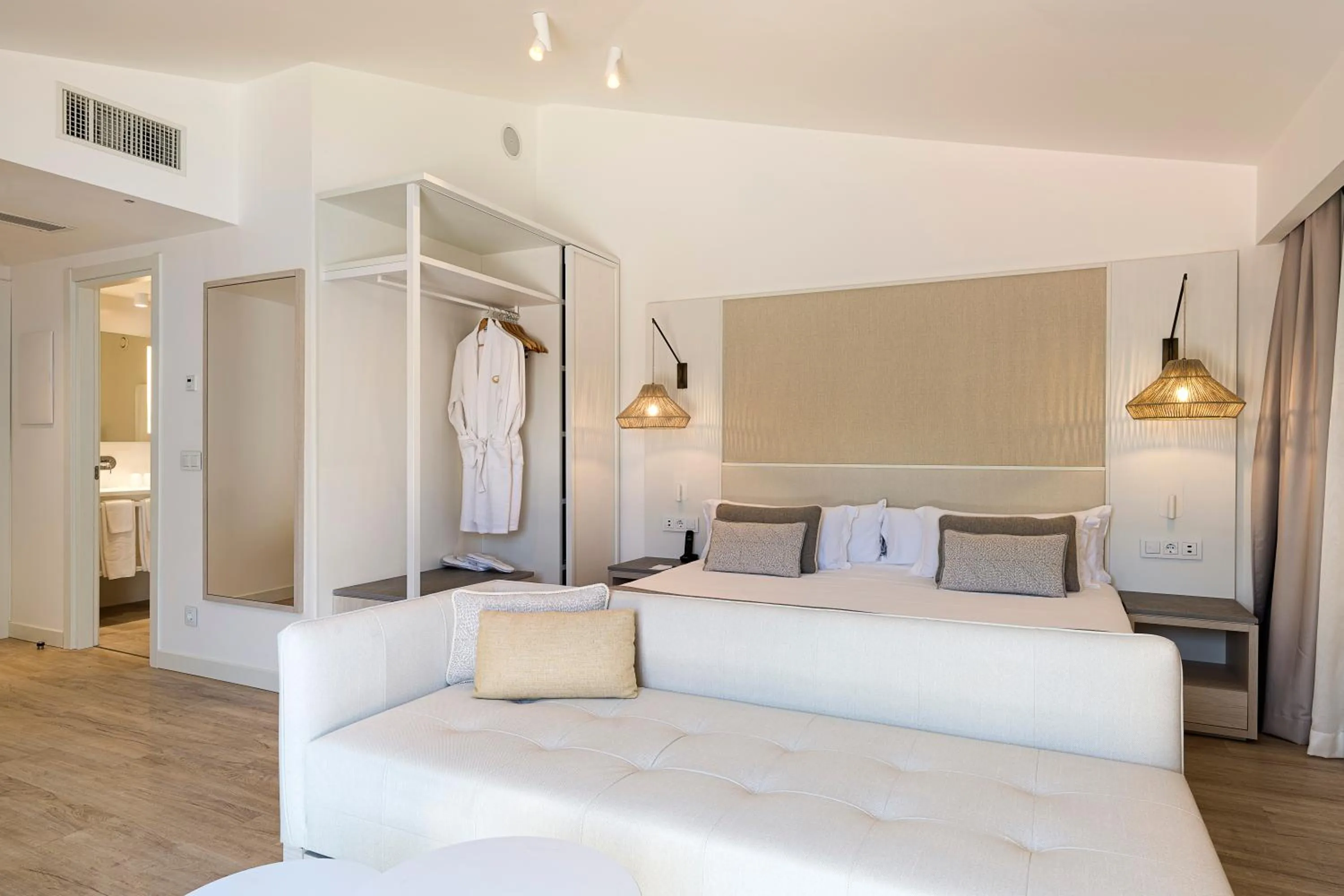 Bedroom, Bed in Grand Palladium Sicilia Resort & Spa