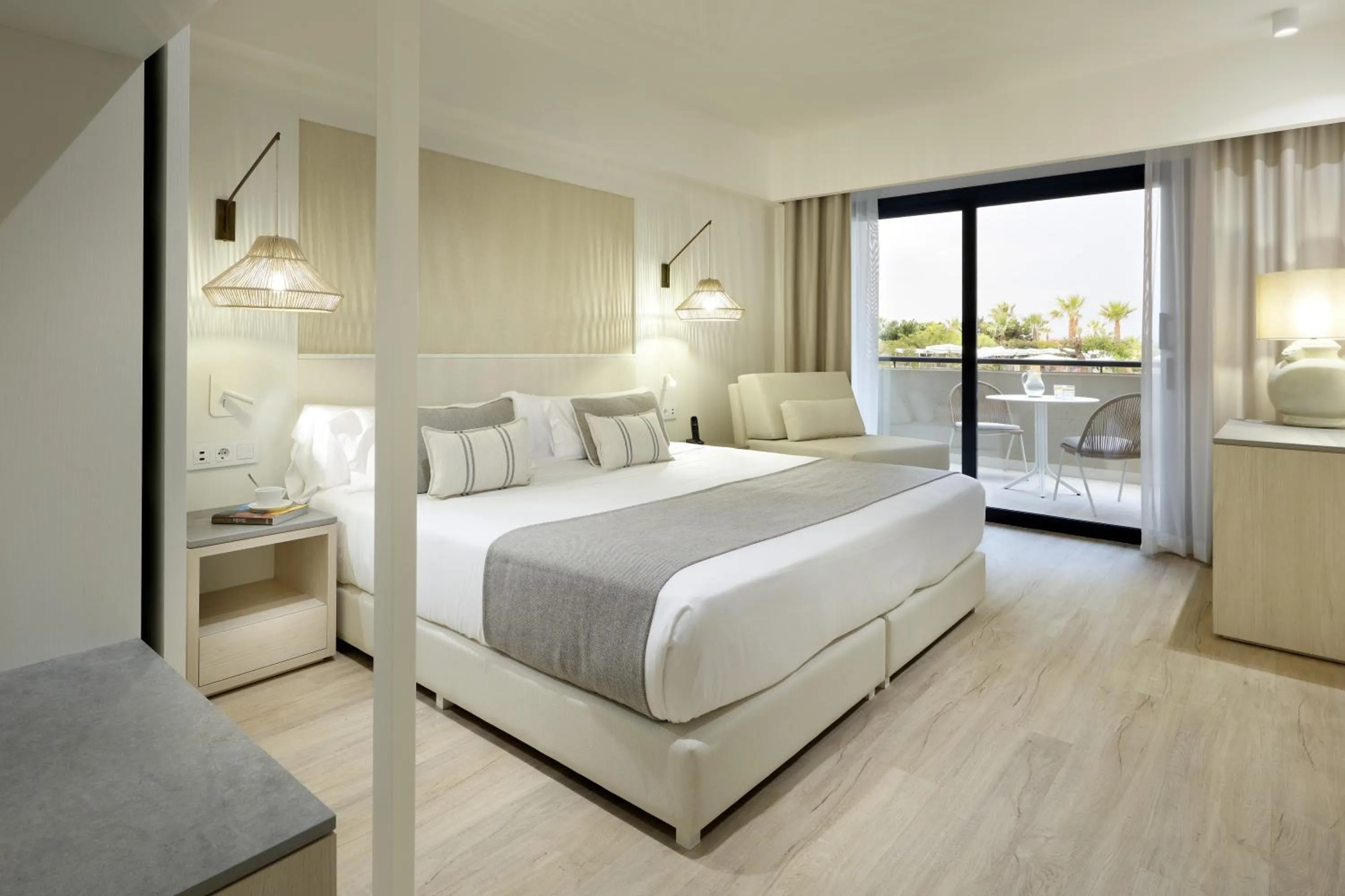 View (from property/room), Bed in Grand Palladium Sicilia Resort & Spa