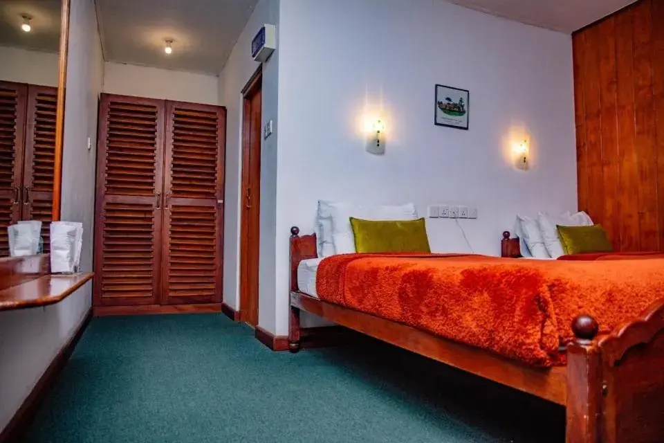 Deluxe Double Room in Nuwara Eliya Golf Club Deluxe Double Room in Nuwara Eliya Golf Club