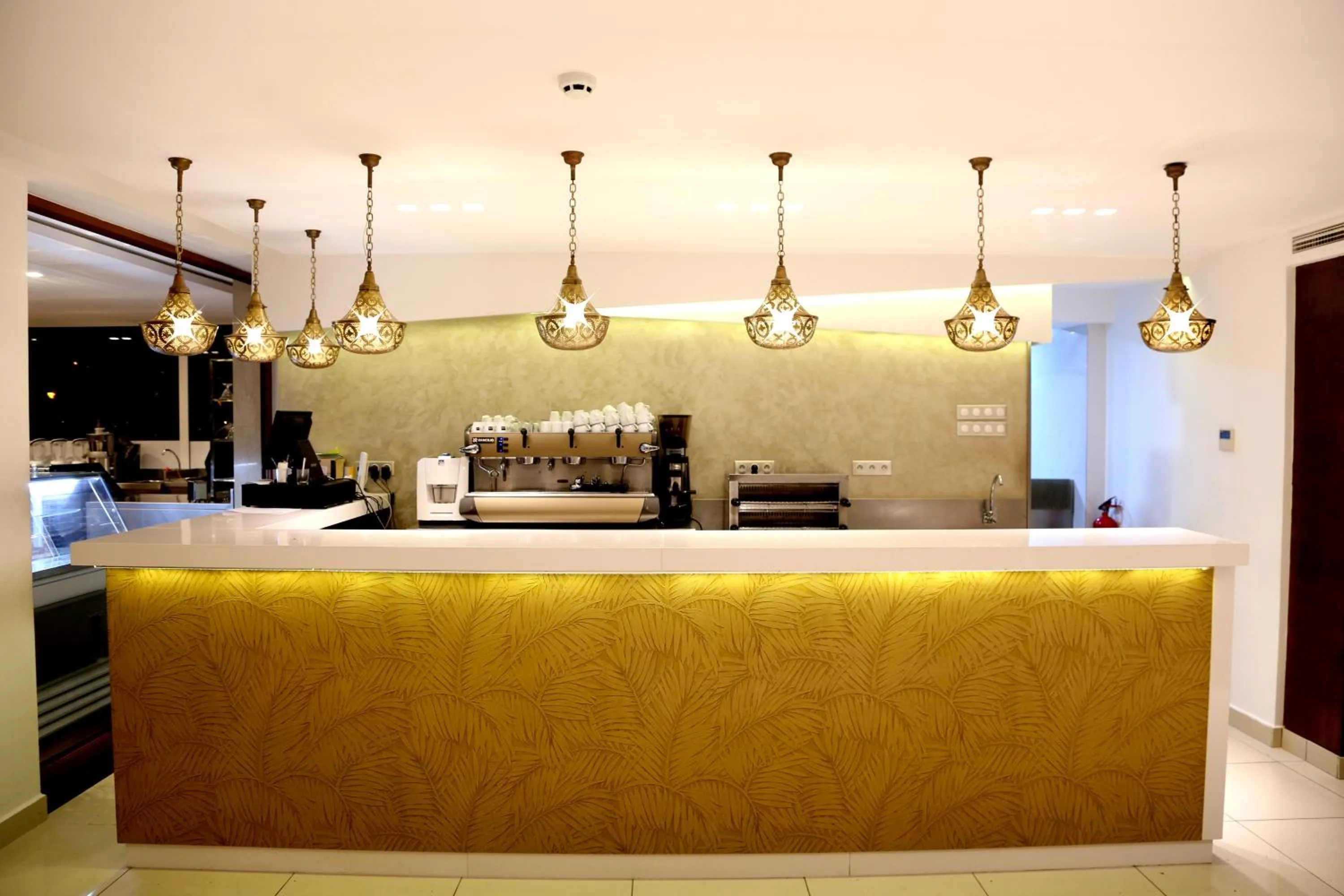 Restaurant/places to eat in Hotel A44