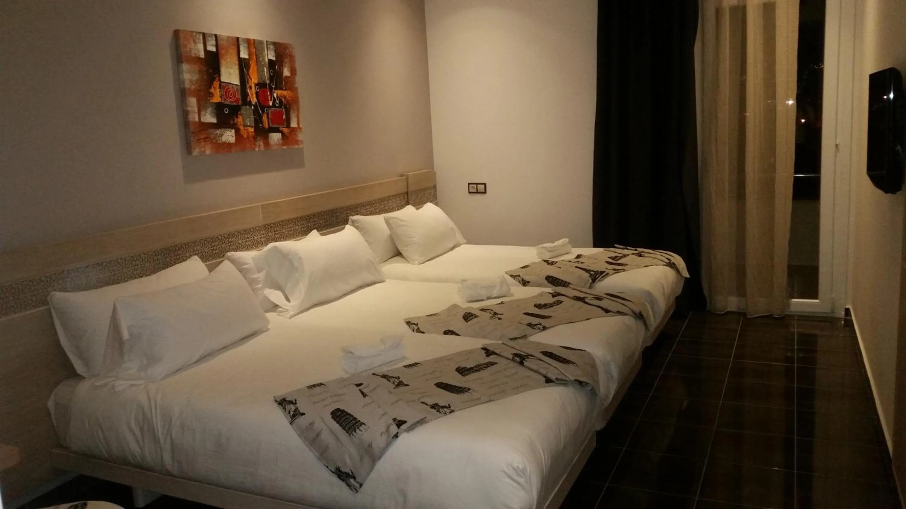 Balcony/Terrace, Bed in Hotel A44