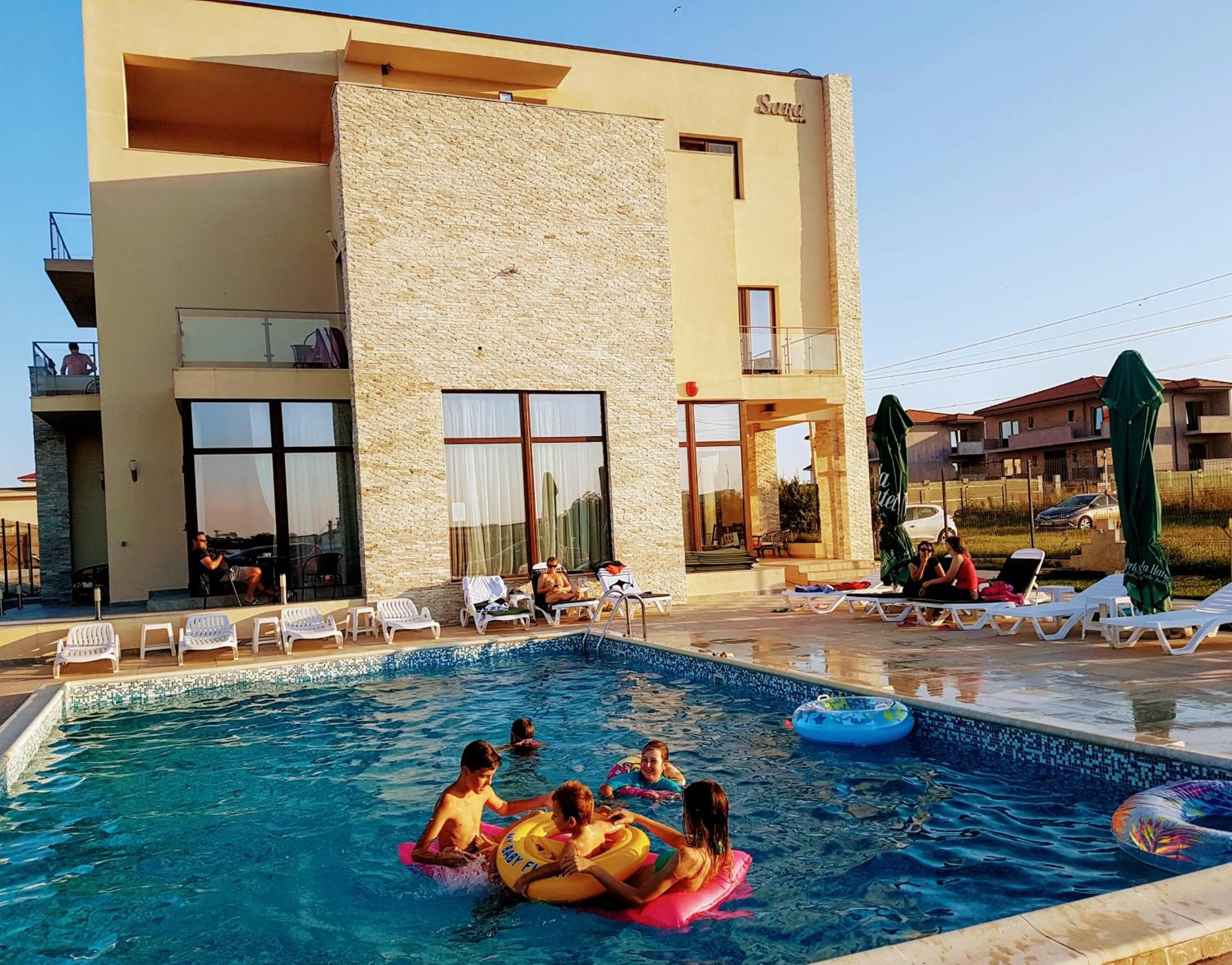 Swimming pool in Sara