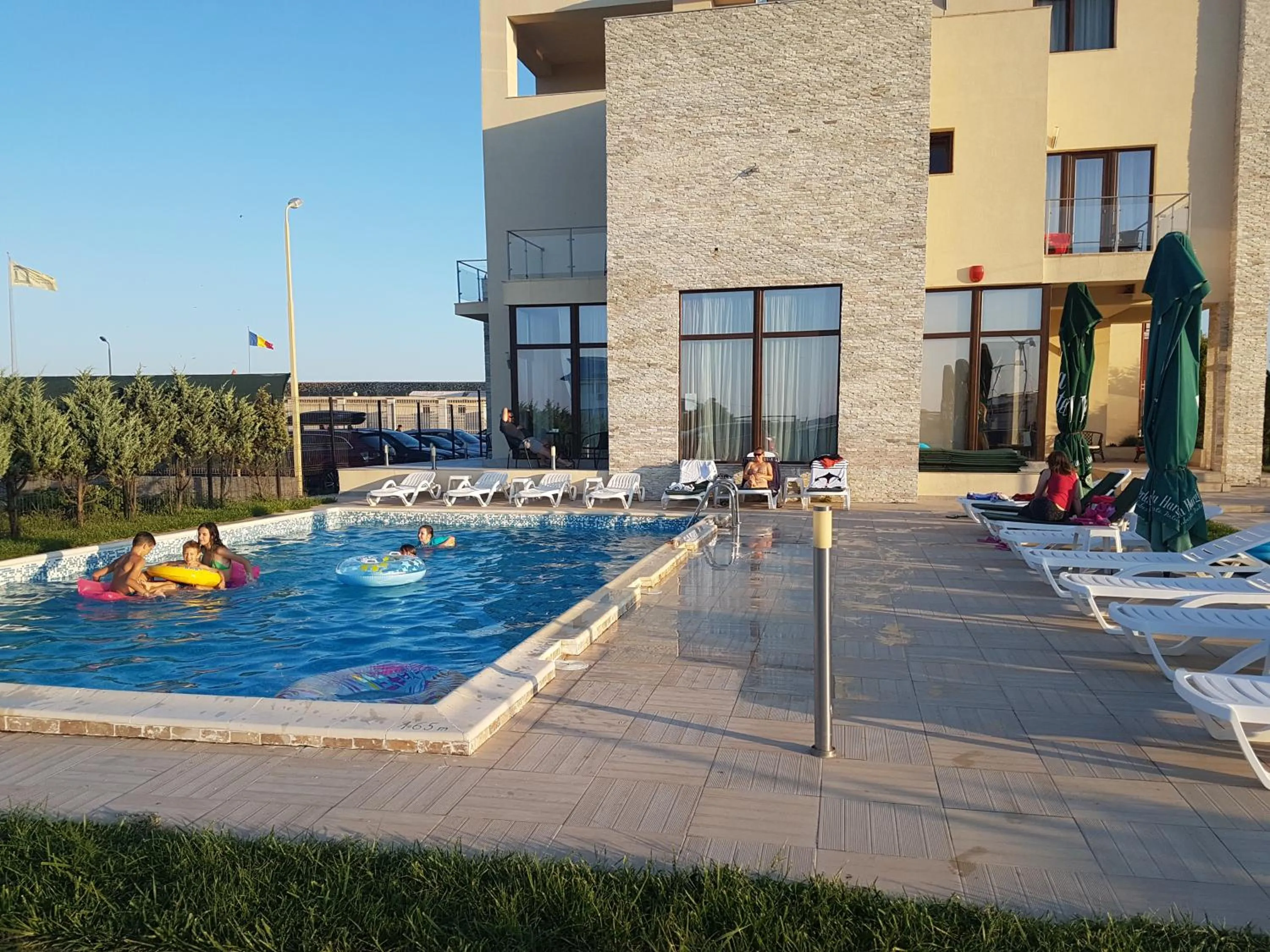 Swimming pool in Sara