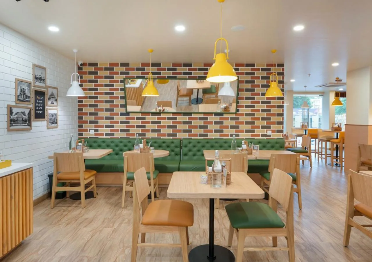 Restaurant/places to eat in Bloom Hotel - Whitefield