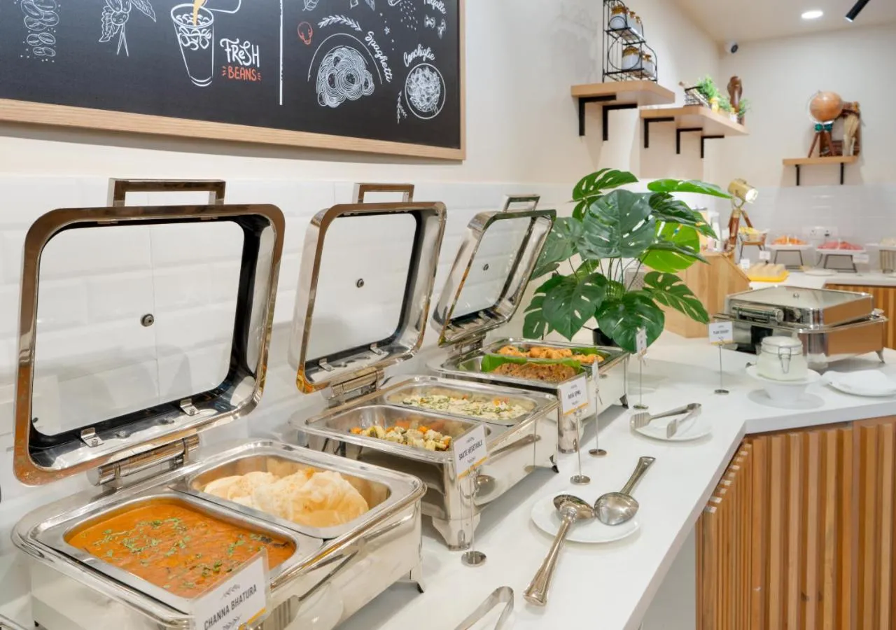 Restaurant/places to eat in Bloom Hotel - Whitefield
