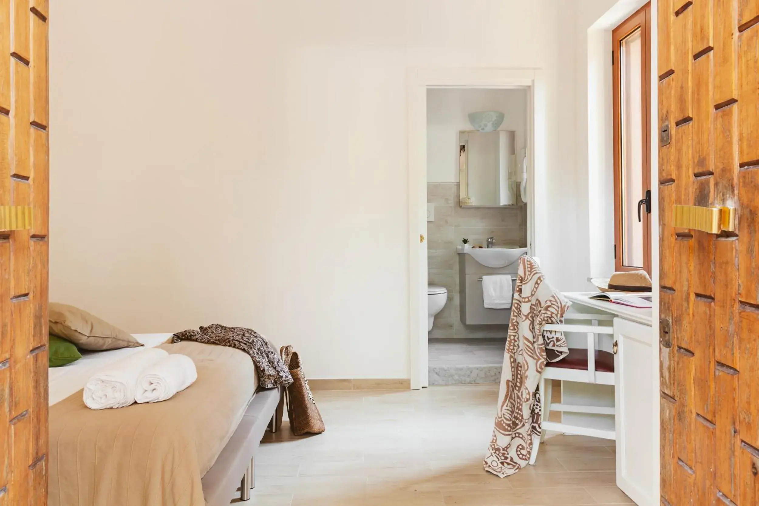 Double Room with Private Bathroom in B&B Viale dei Pini Double Room with Private Bathroom in B&B Viale dei Pini