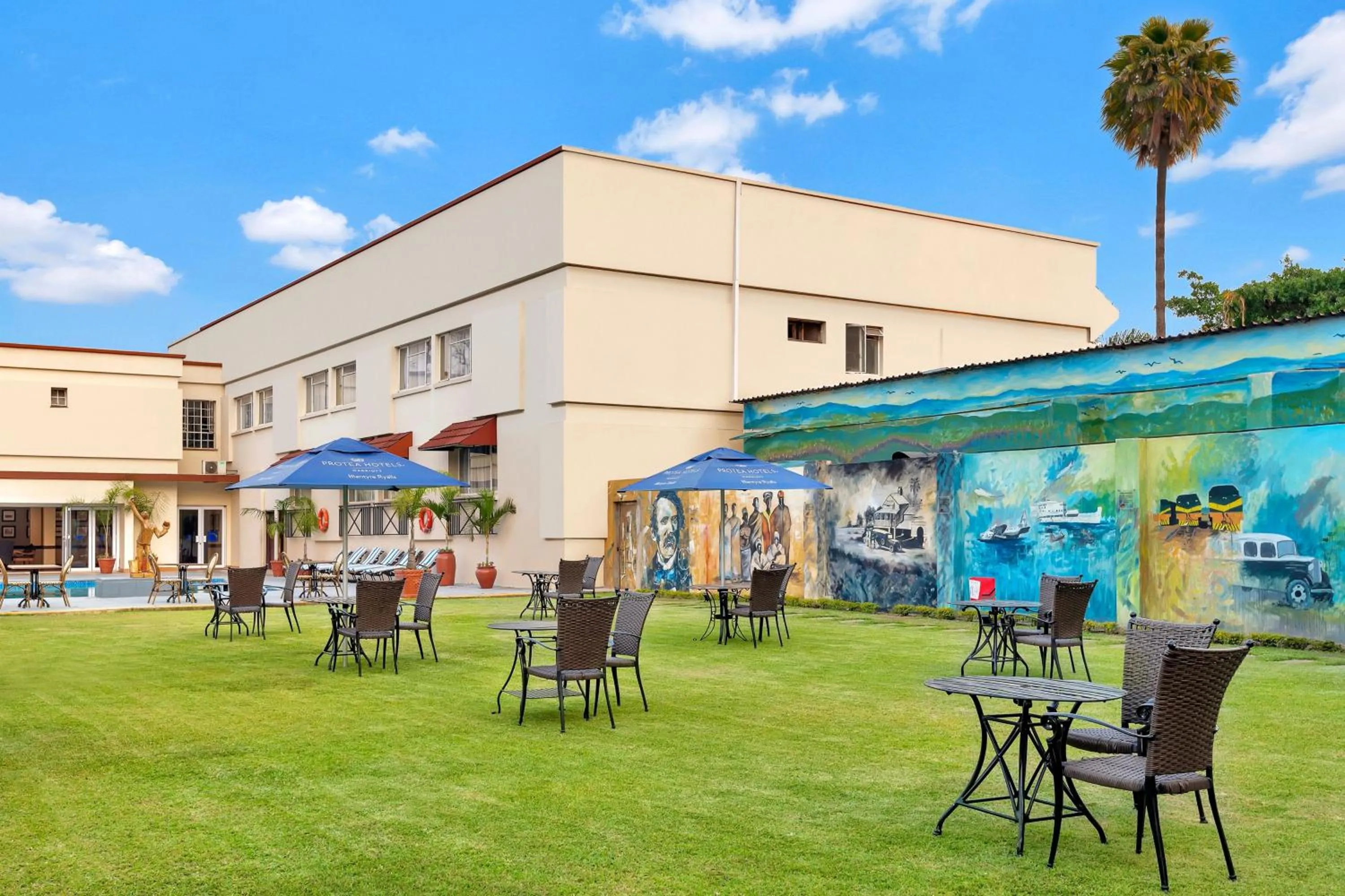 Swimming pool in Protea Hotel by Marriott Blantyre Ryalls
