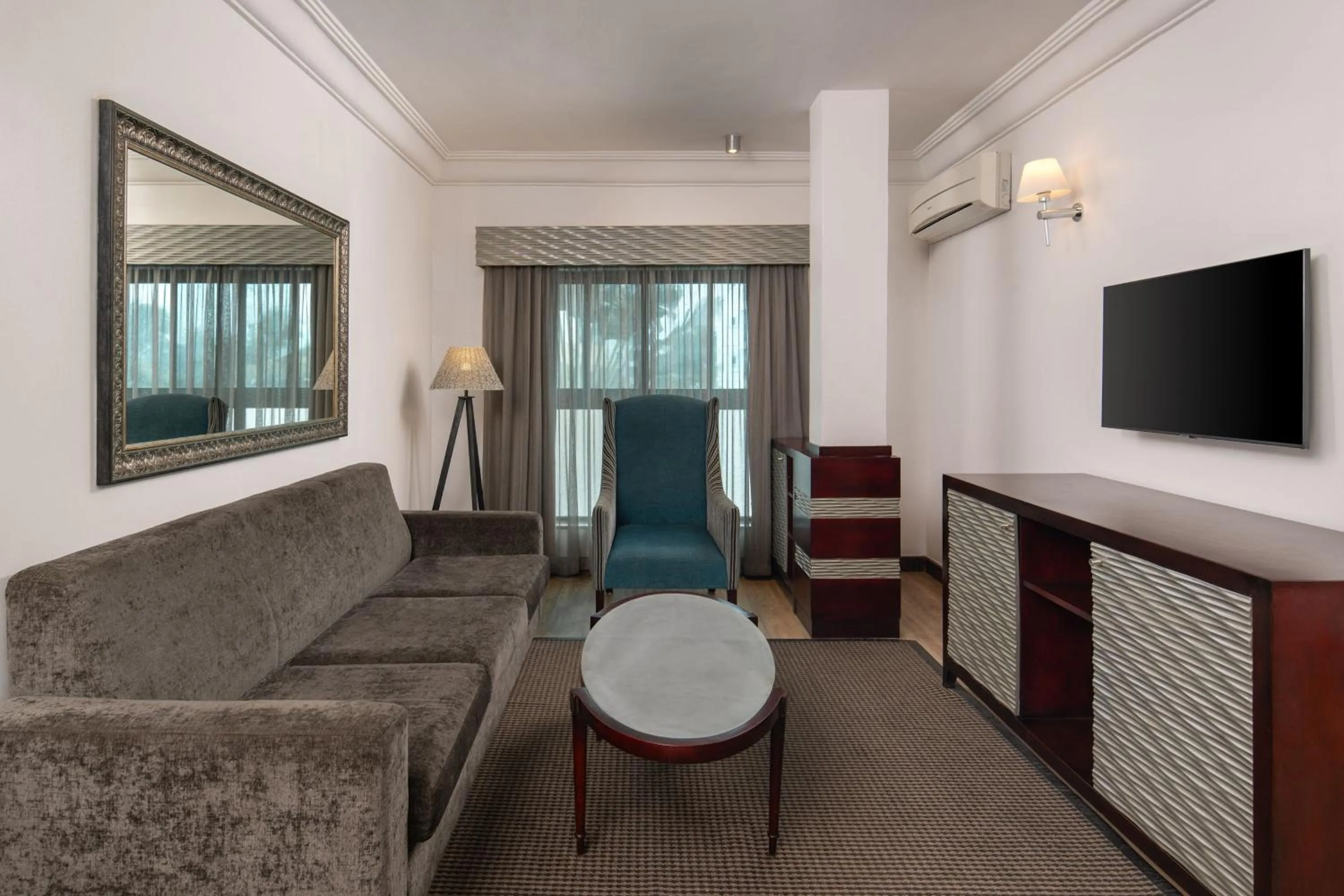 Lounge or bar in Protea Hotel by Marriott Lagos Kuramo Waters