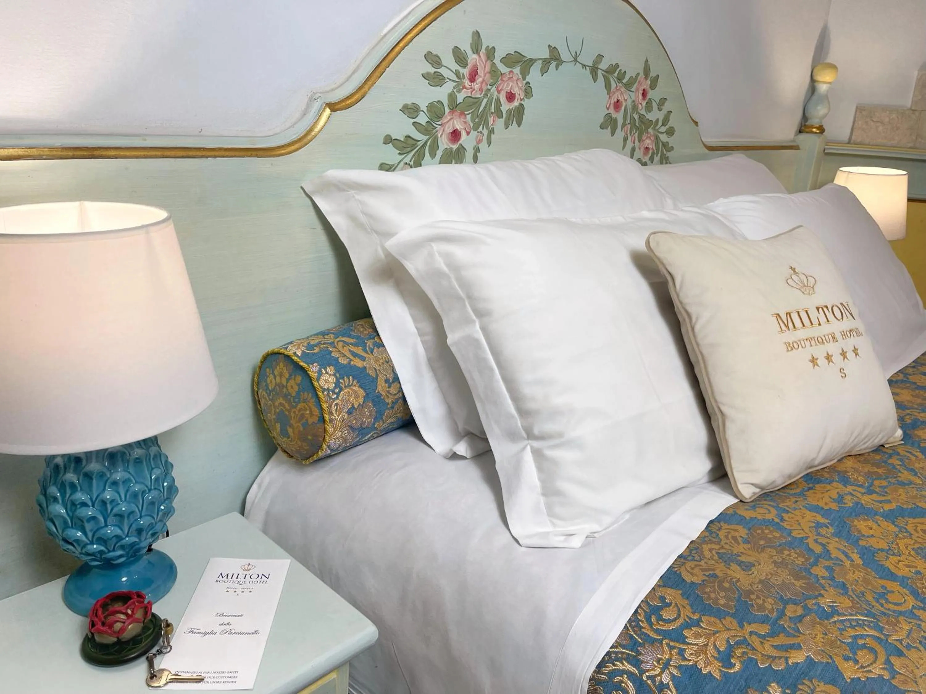Bed in Milton Boutique Hotel - Adults Only