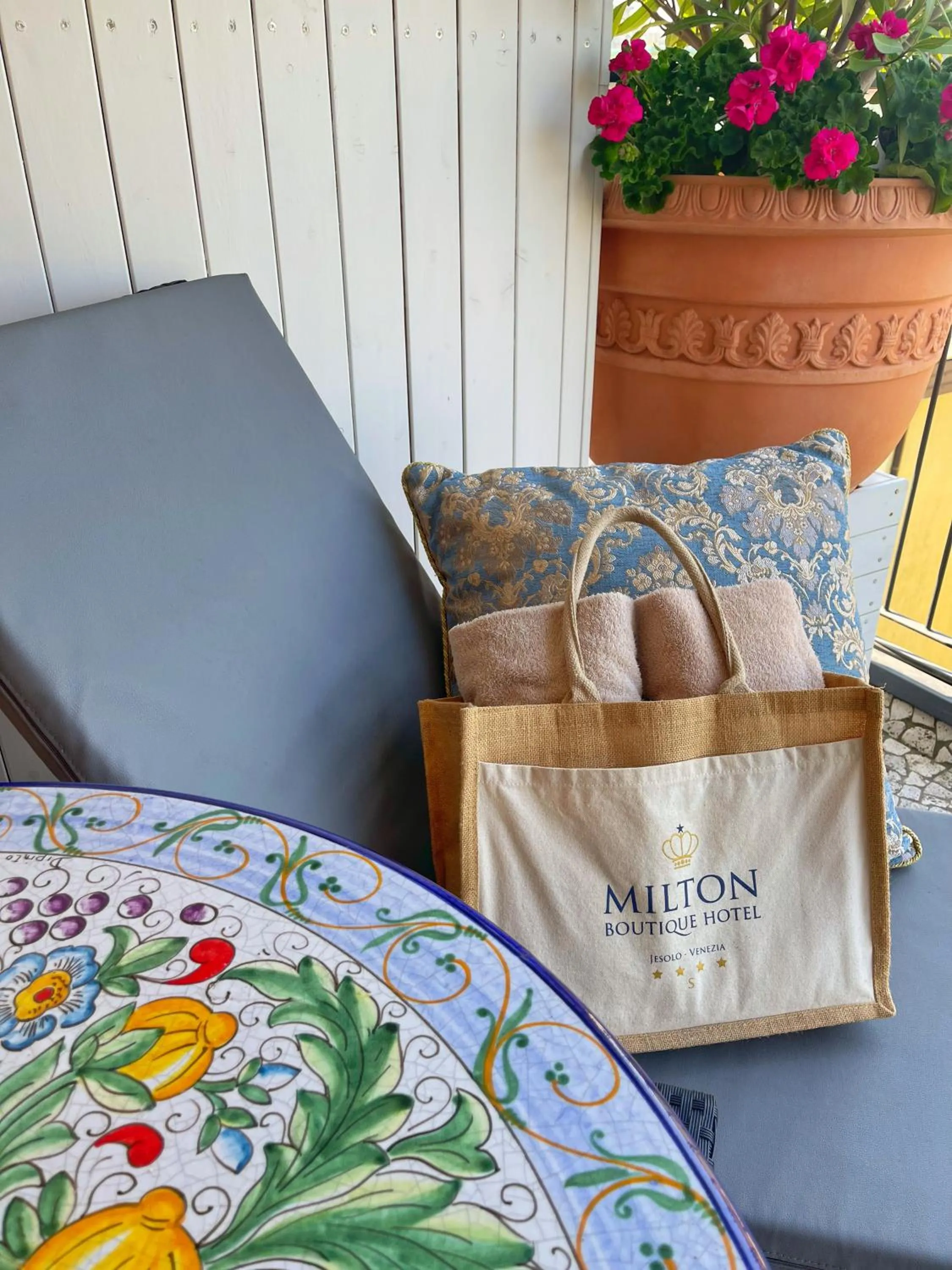 Bedroom, Bed in Milton Boutique Hotel - Adults Only