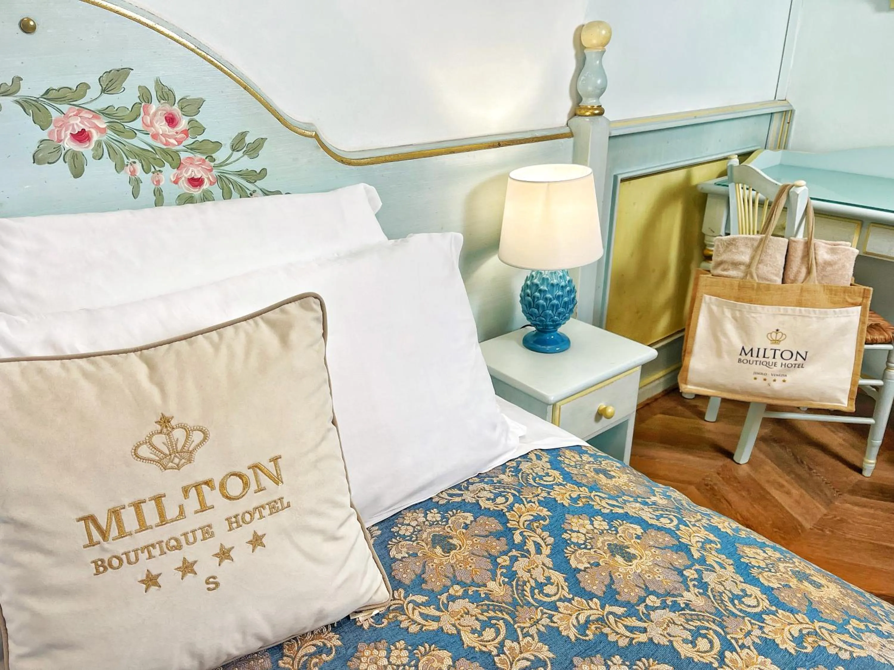 Bedroom, Bed in Milton Boutique Hotel - Adults Only