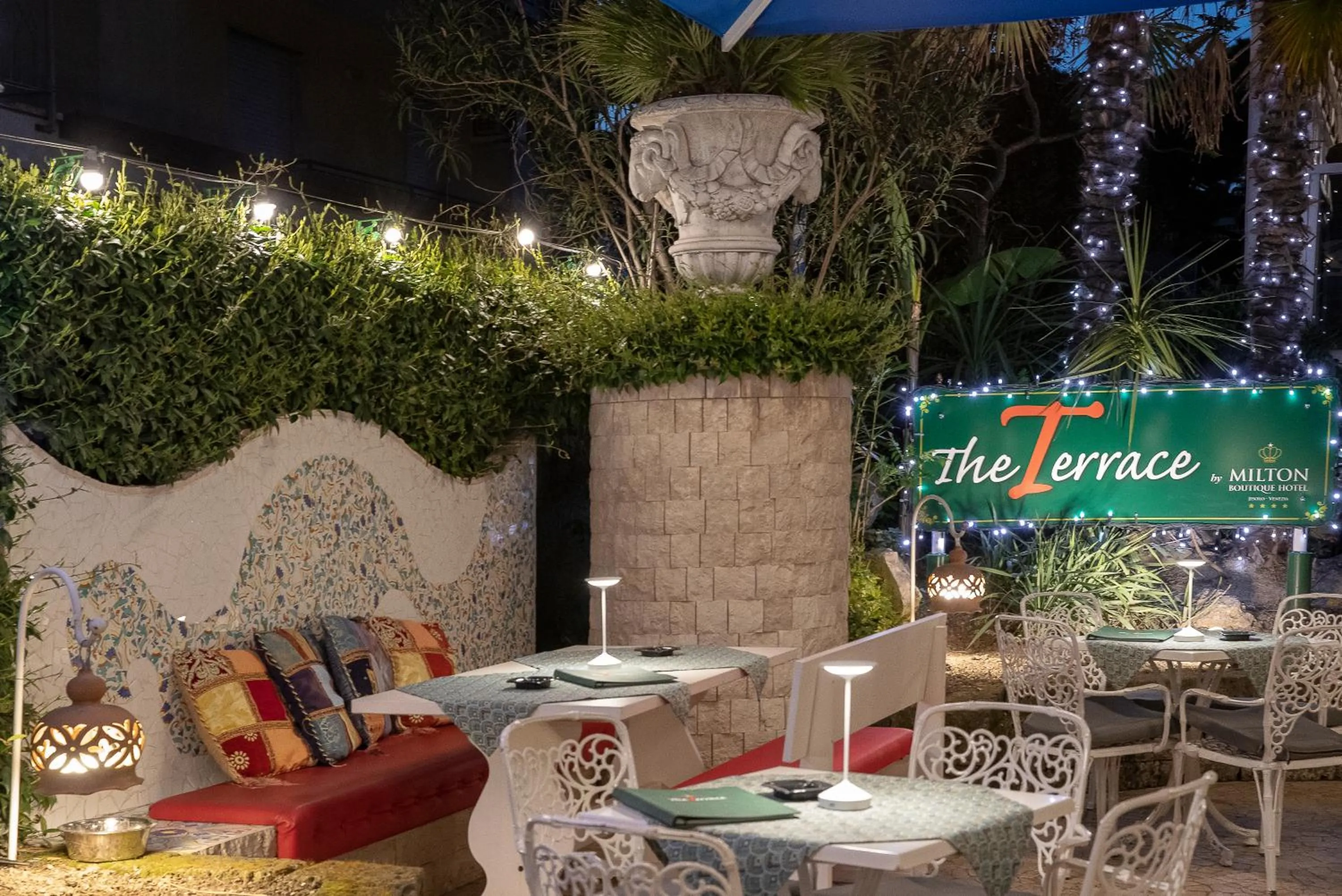 Lounge or bar in Milton Boutique Hotel - Adults Only