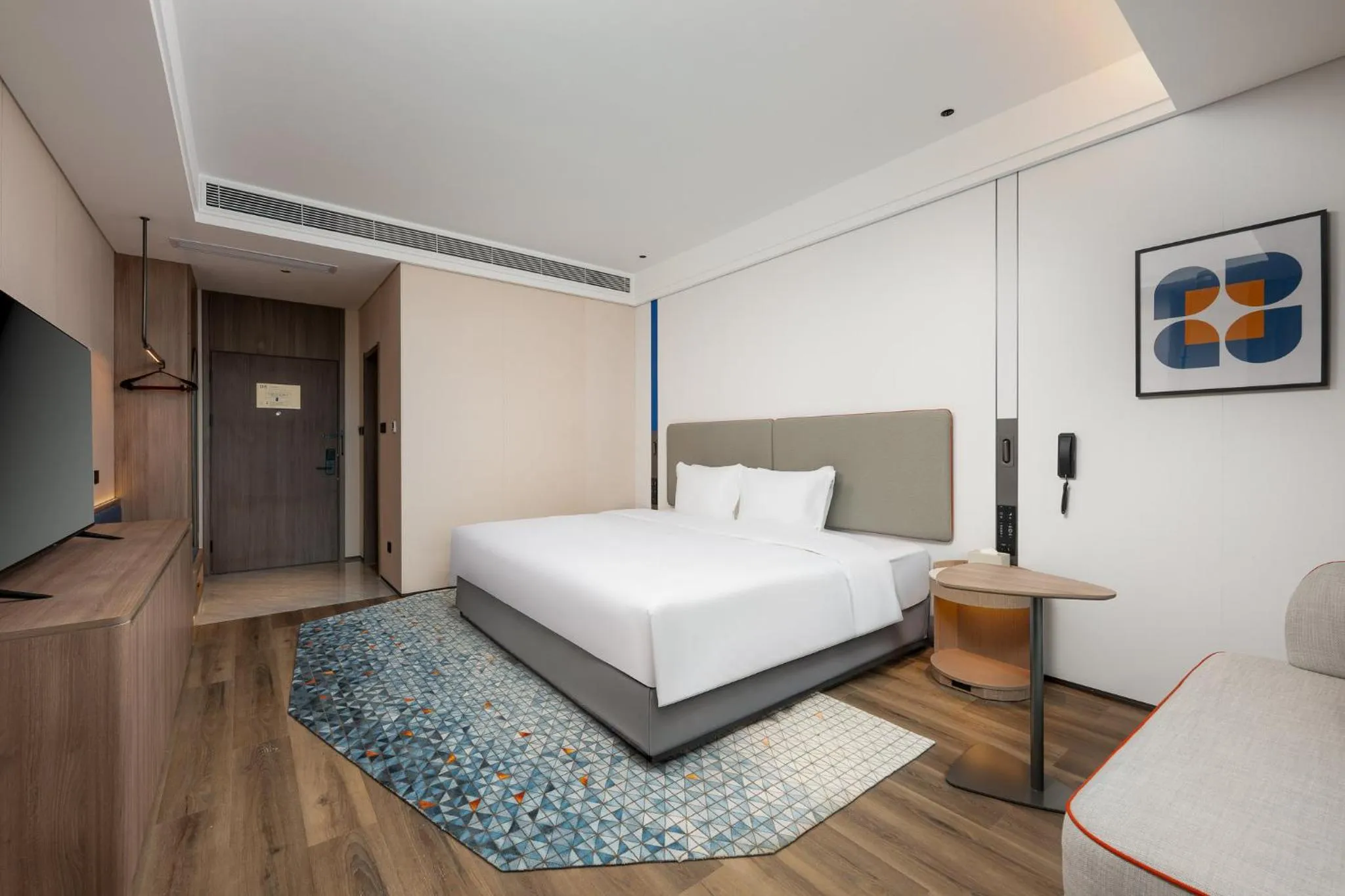 Photo of the whole room, Bed in Holiday Inn Express Taizhou Jiaojiang