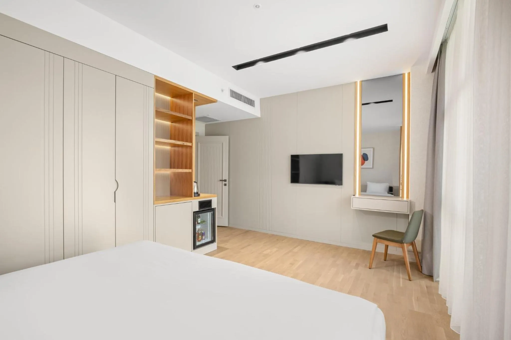 Photo of the whole room, Bed in Holiday Inn Istanbul - Beylikduzu by IHG