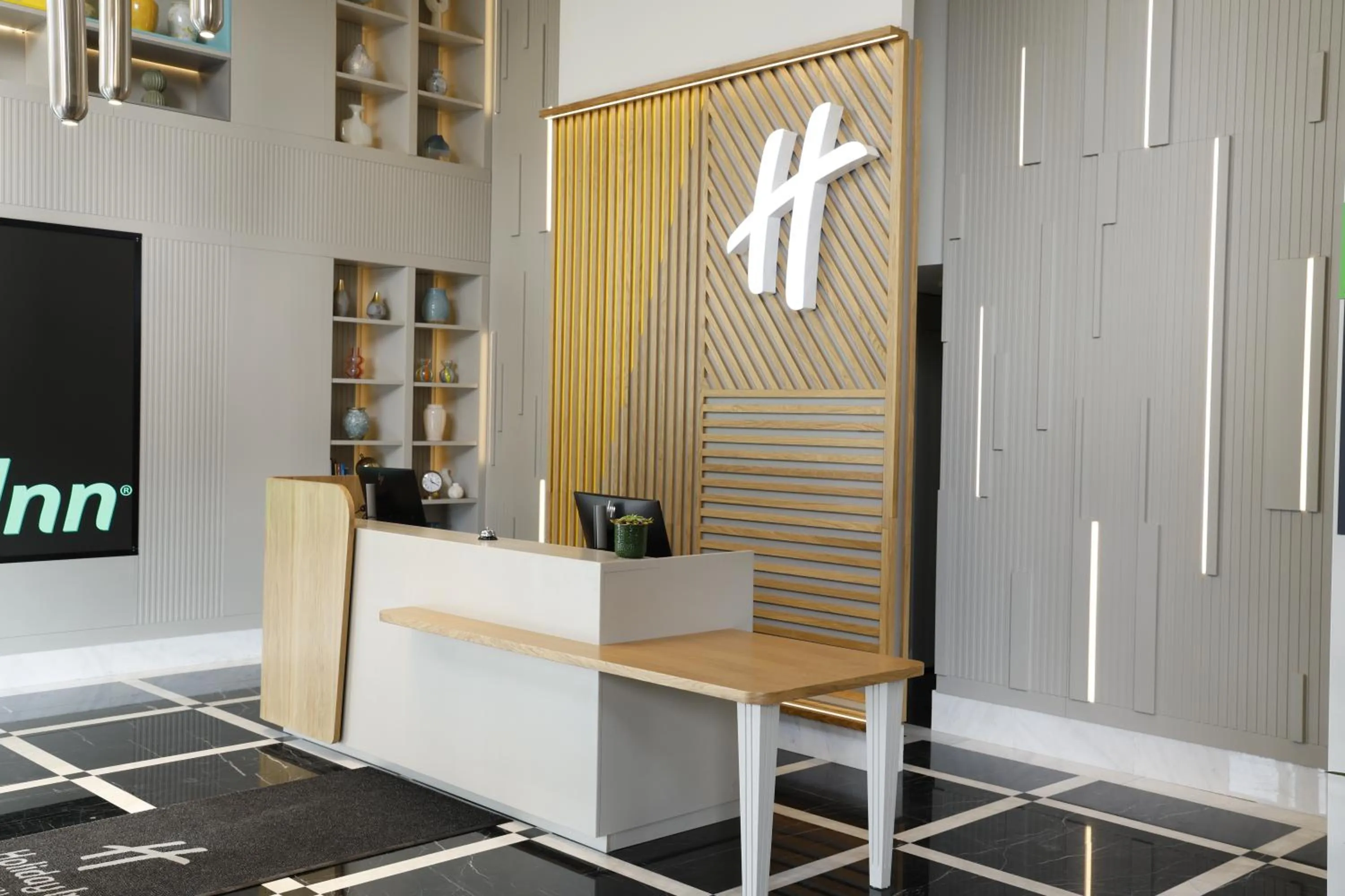 Lobby or reception in Holiday Inn Istanbul - Beylikduzu by IHG