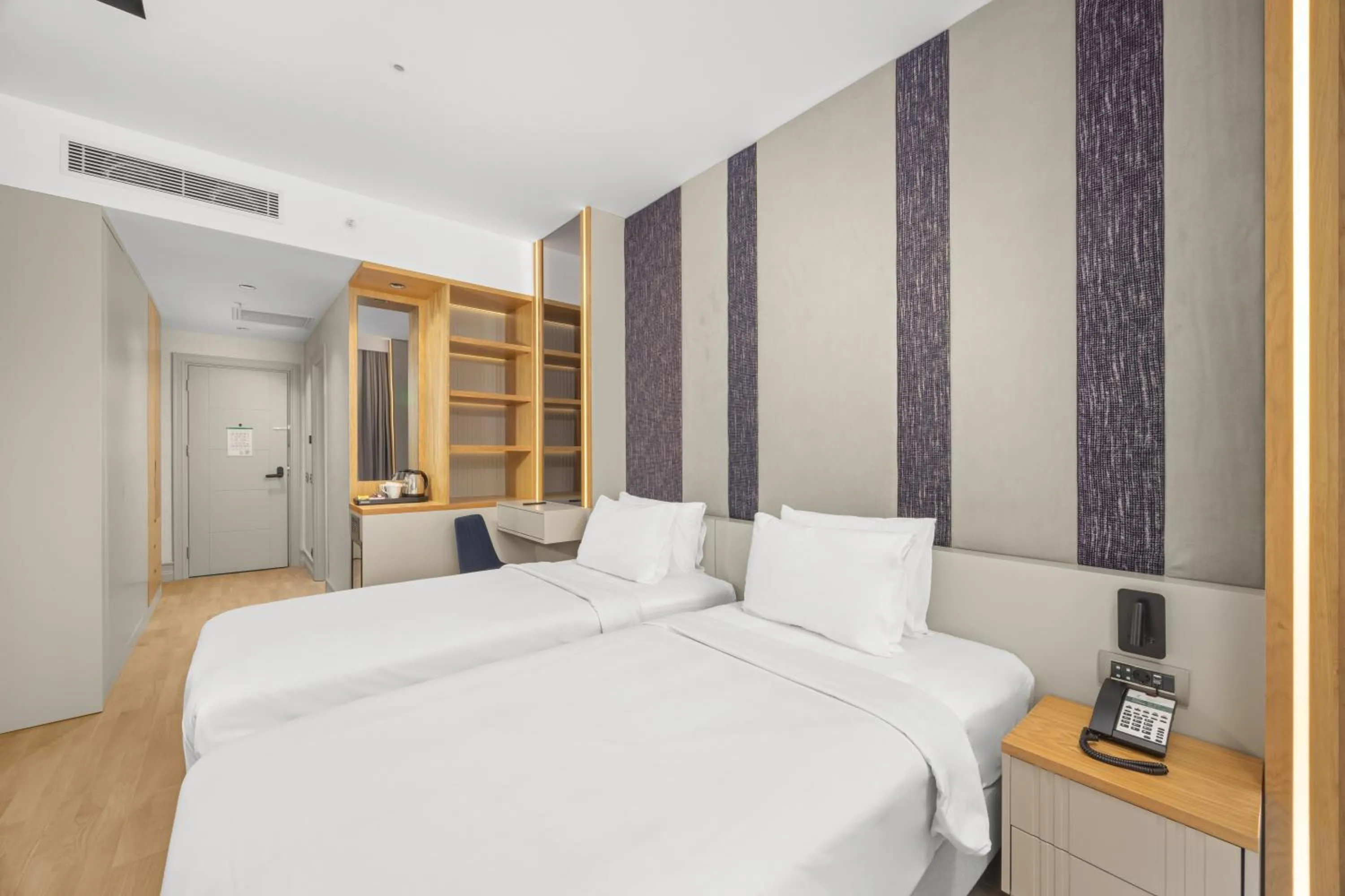 Coffee/tea facilities, Bed in Holiday Inn Istanbul - Beylikduzu by IHG