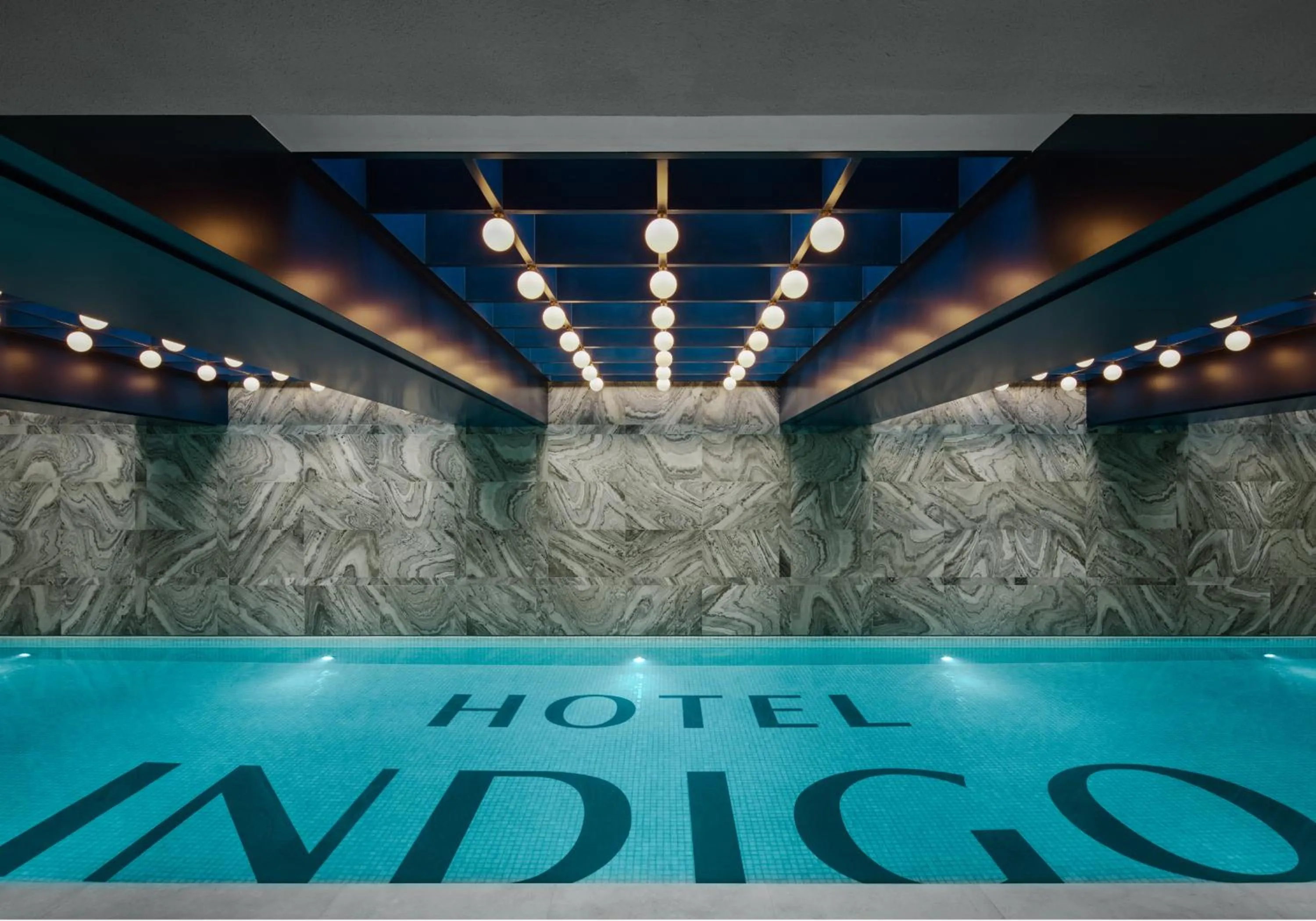 Swimming pool in Hotel Indigo Wuxi Qingming Bridge