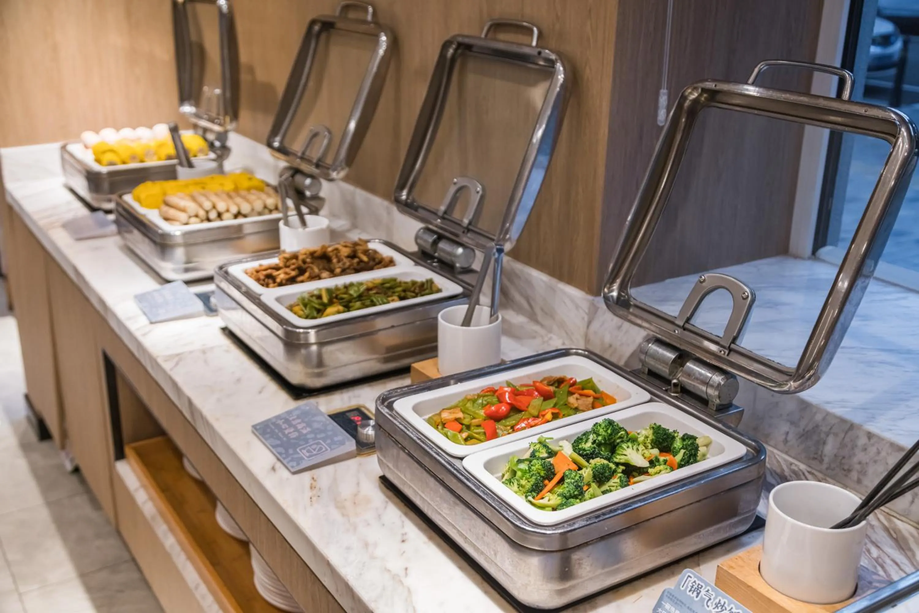 Restaurant/places to eat in Hanting Hotel Beijing Deshengmen