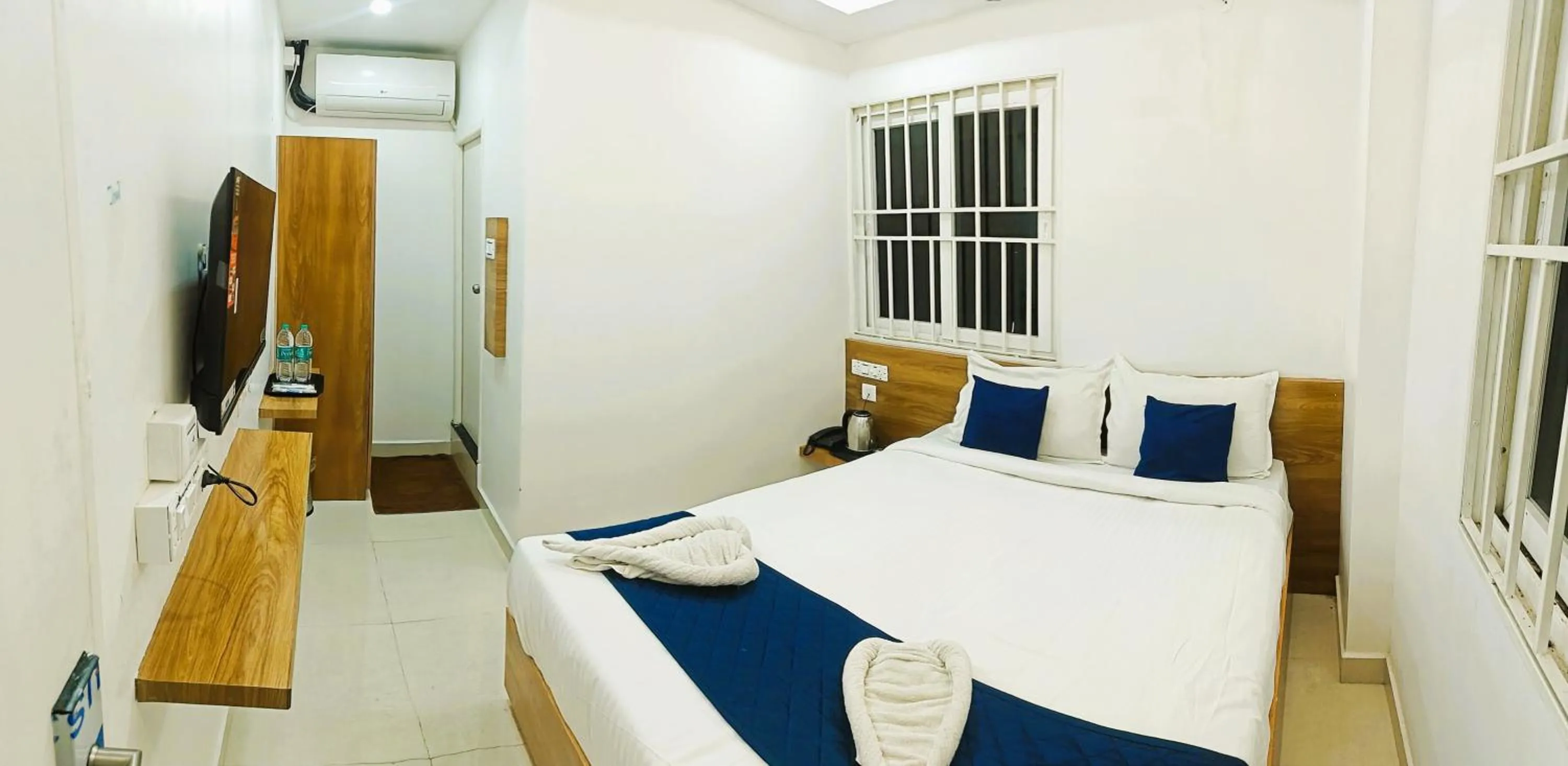 Bed in Starlight Hotels T-Nagar