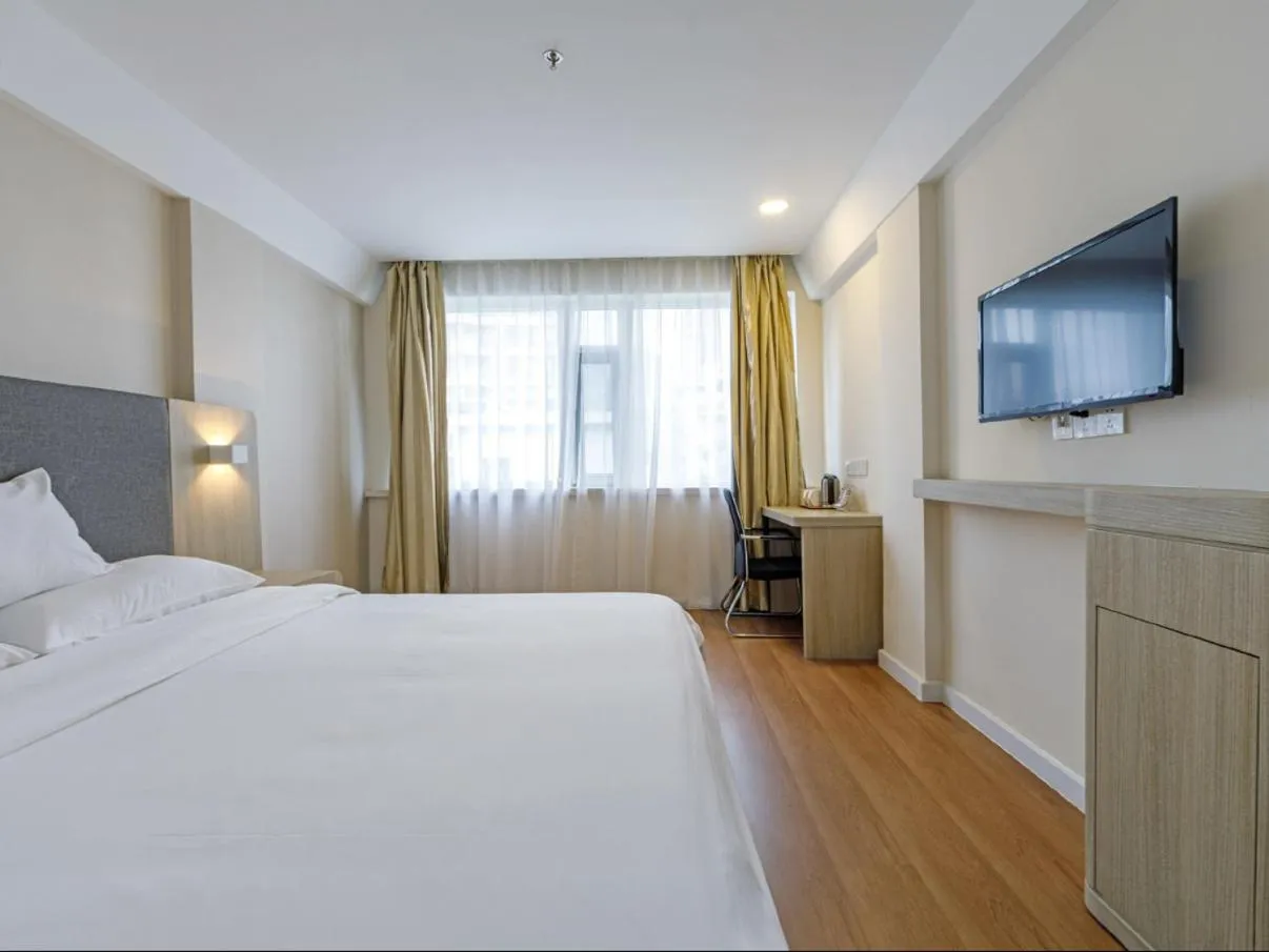 Bedroom, Bed in Hanting Hotel Shanghai Railway Station