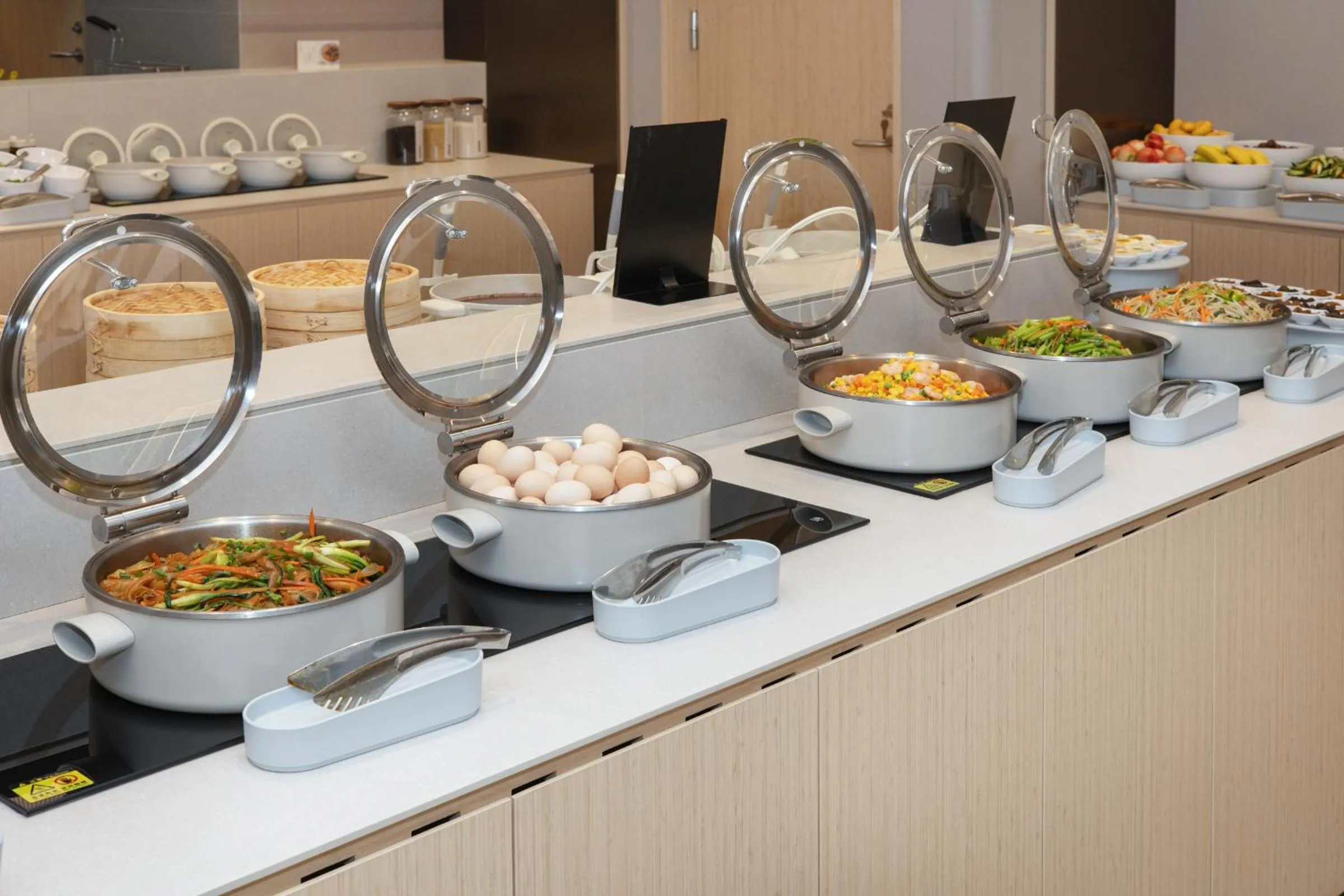 Restaurant/places to eat in JI Hotel Shanghai Caohejing