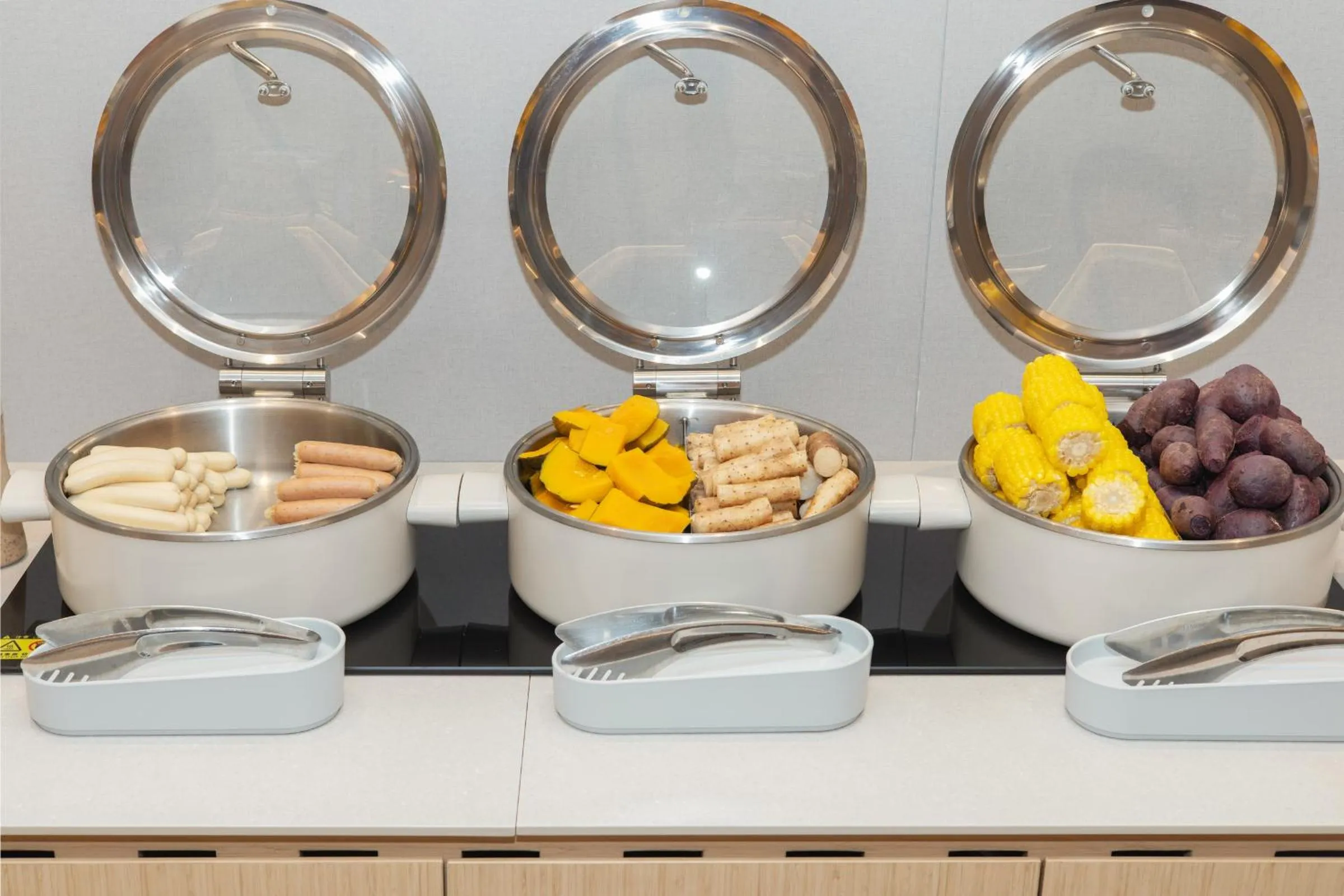 Restaurant/places to eat in JI Hotel Shanghai Caohejing