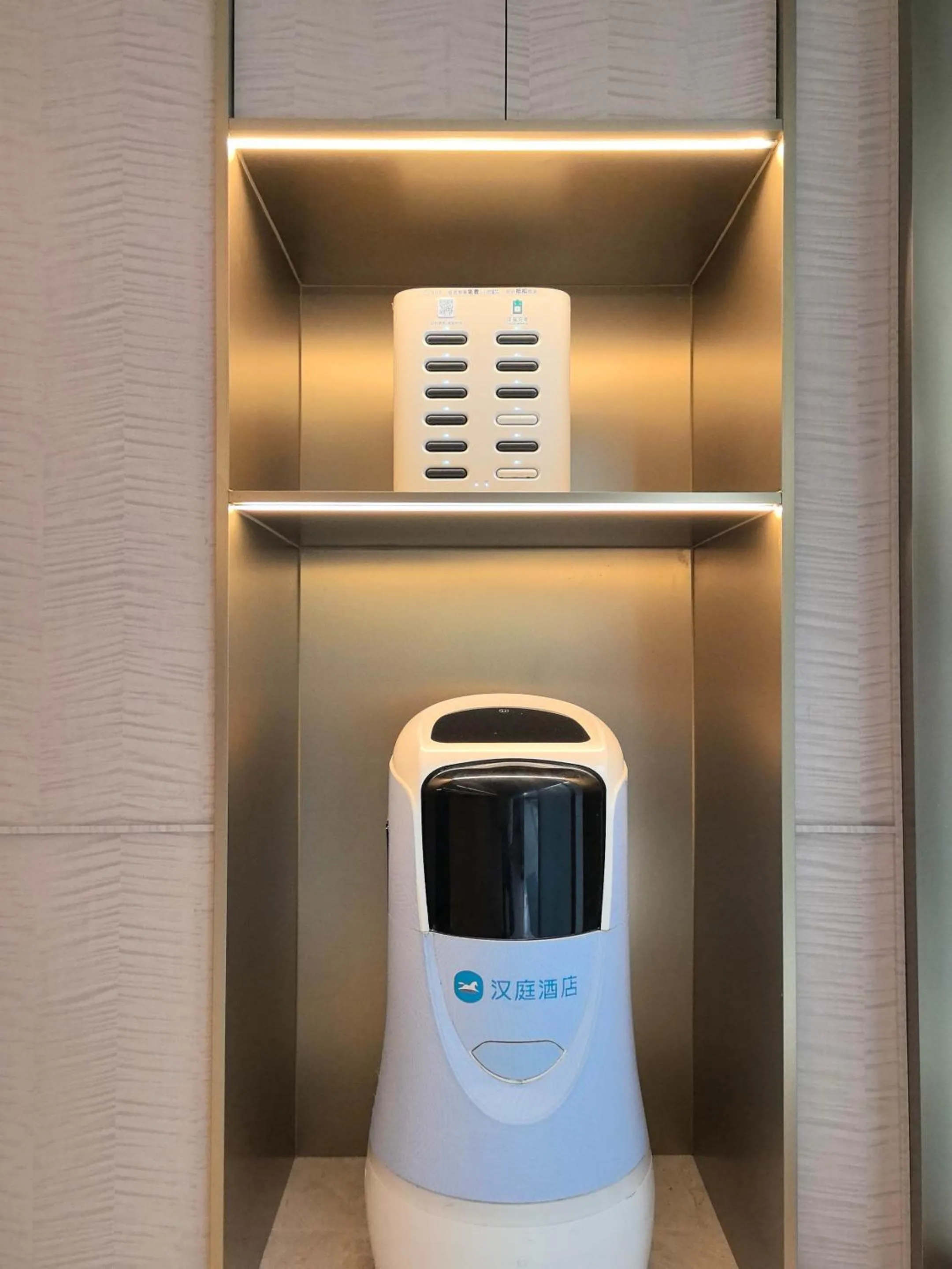 elevator in Hanting Hotel Shanghai Meilong Wanhui International Plaza