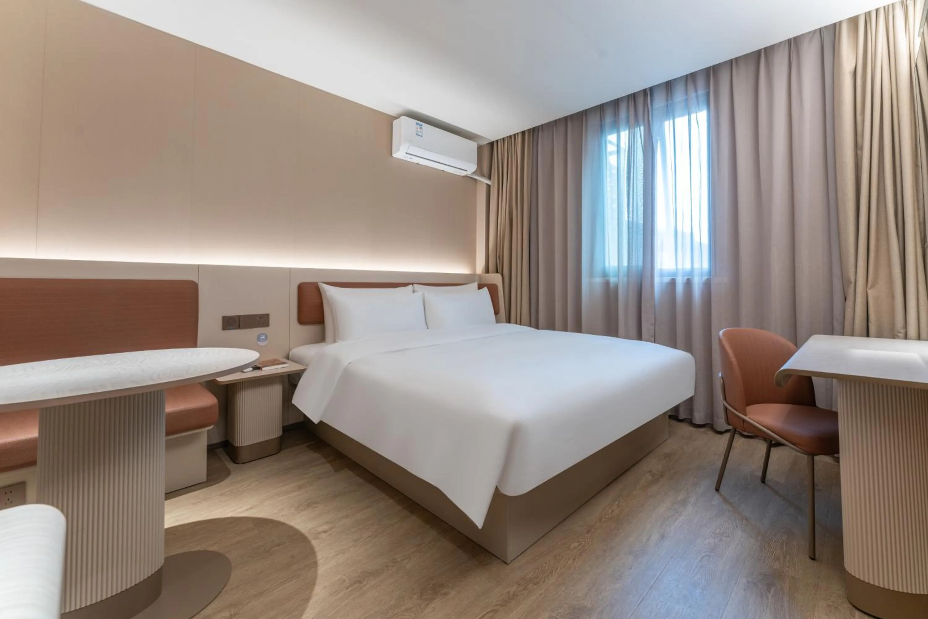 Bed in Hanting Hotel Shanghai Meilong Wanhui International Plaza