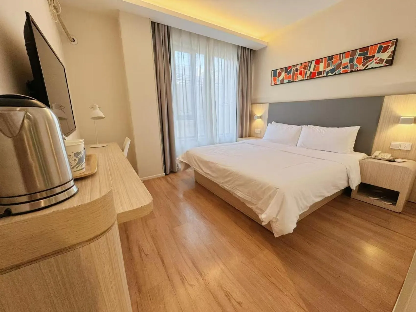 Photo of the whole room, Bed in Hanting Hotel Shanghai Wujing Pedestrian Street