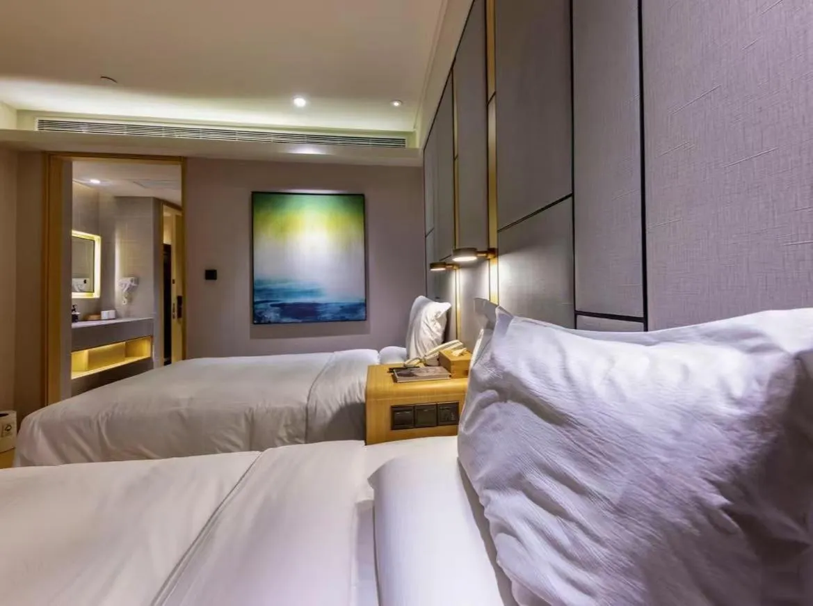 Photo of the whole room, Bed in JI Hotel Shanghai Wujing East China Normal University