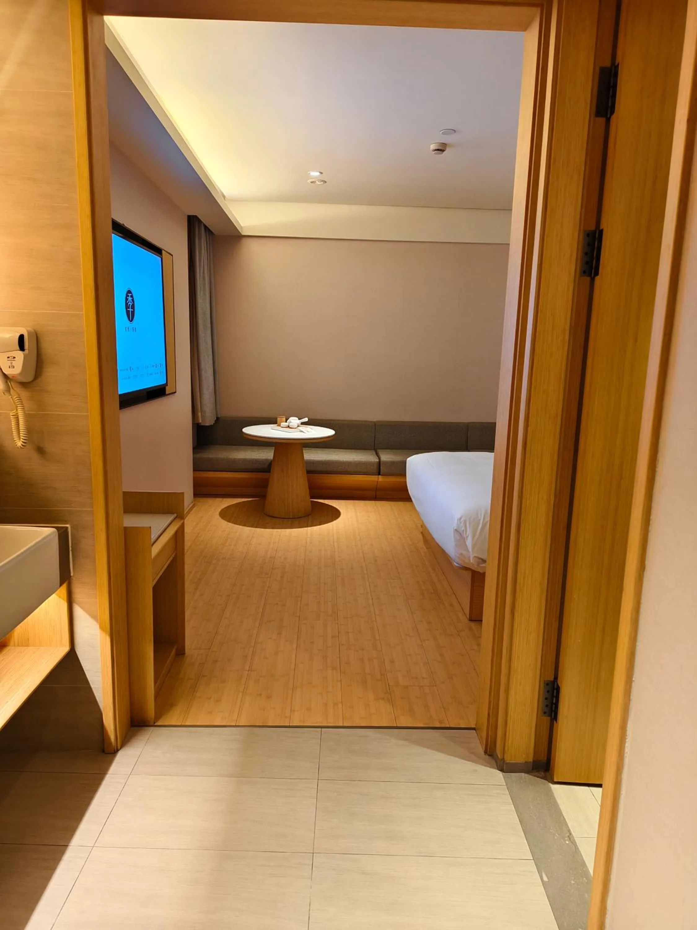 Property building, Bed in JI Hotel Shanghai Wujiaochang Huangxing Road