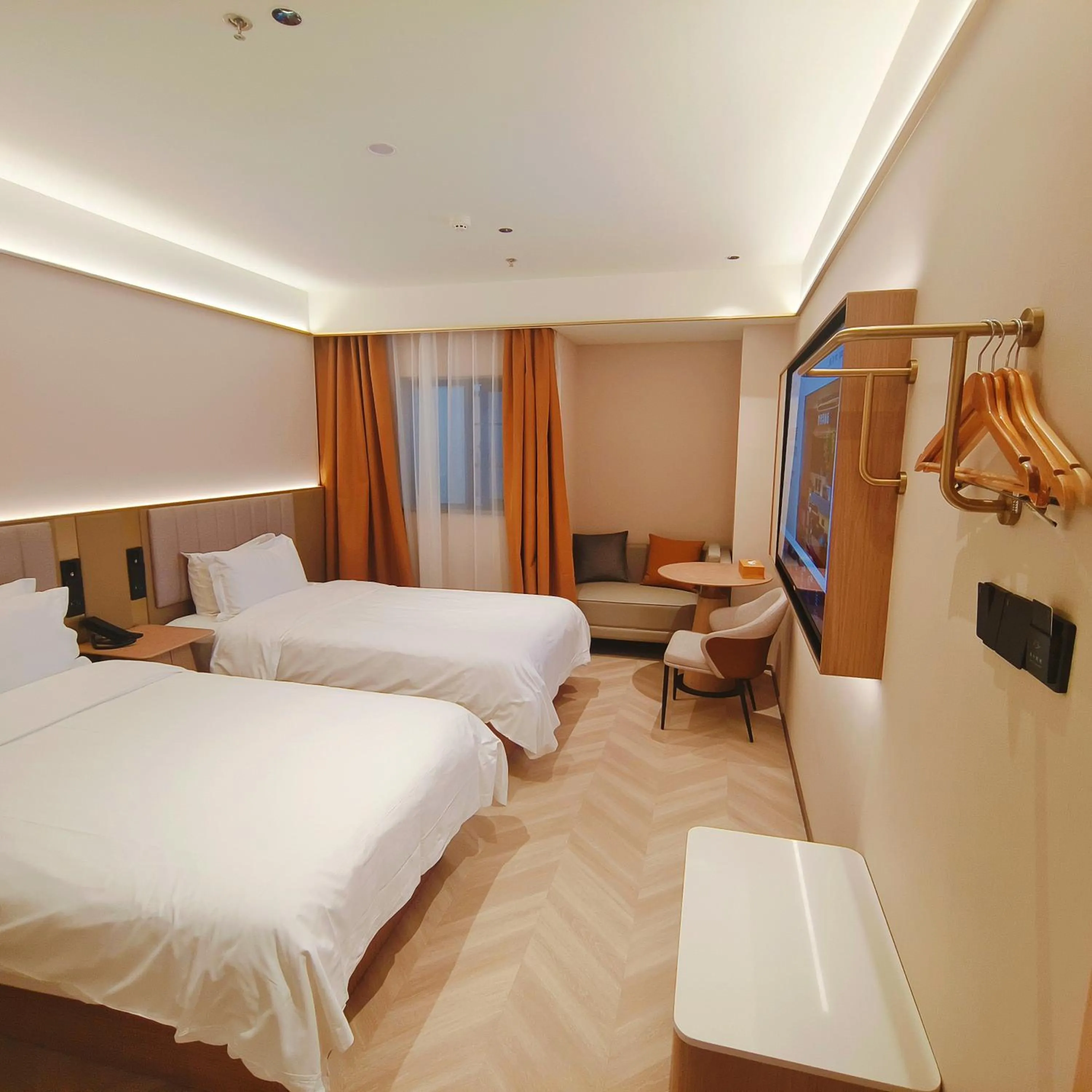 Photo of the whole room in Starway Hotel Shanghai Wujiaochang Changhai Hospital