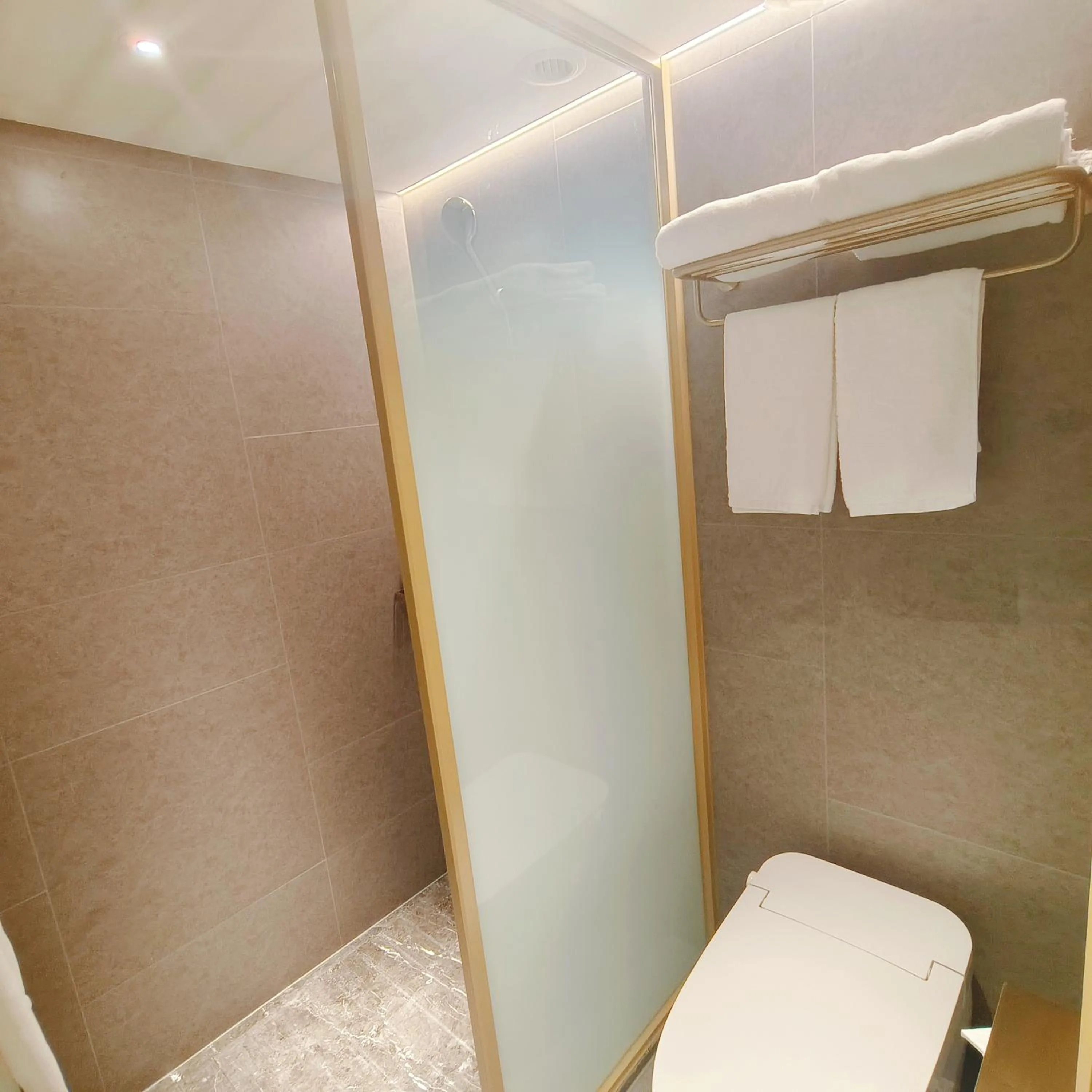 Bathroom in Starway Hotel Shanghai Wujiaochang Changhai Hospital