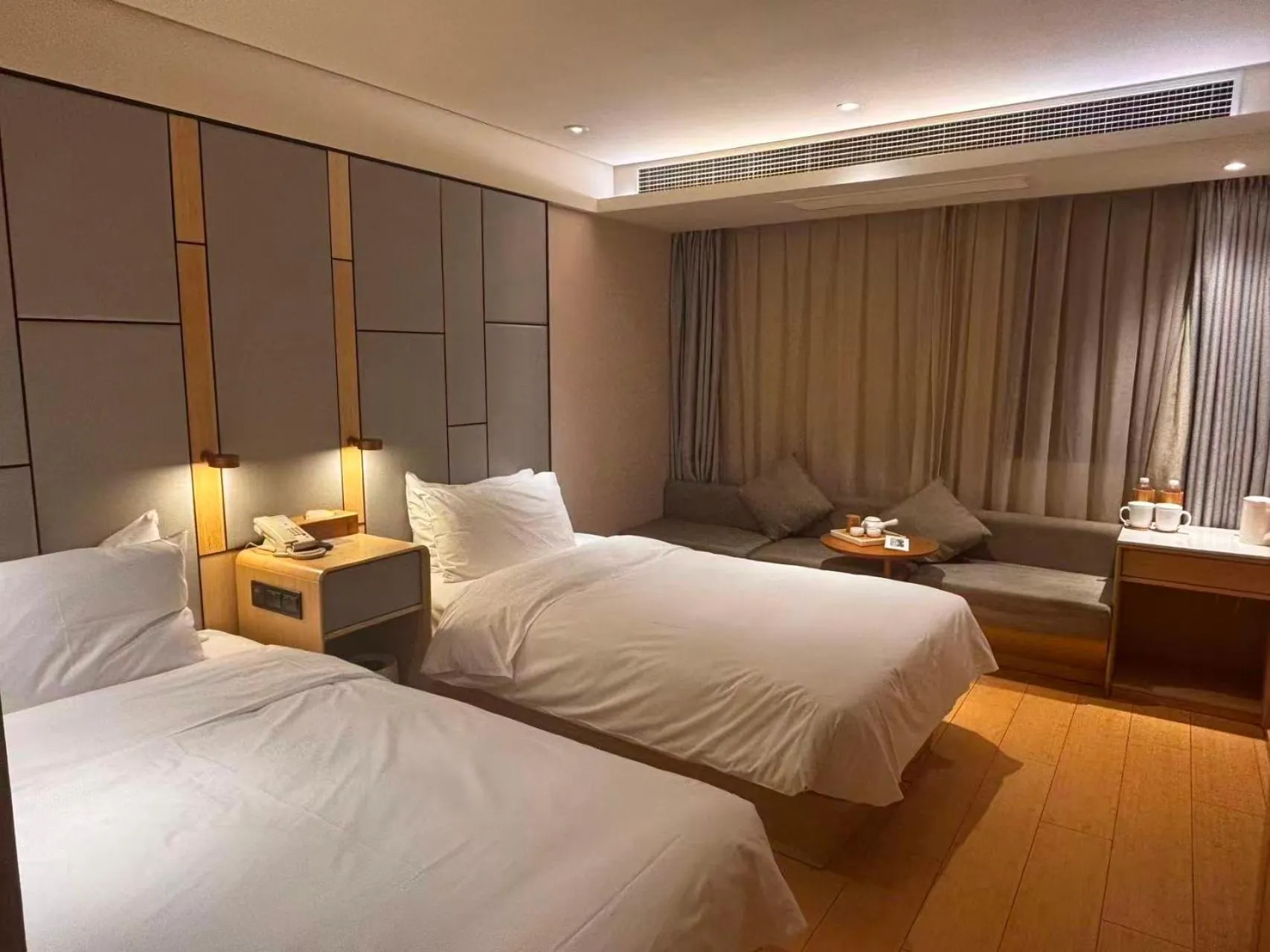 Bed in JI Hotel Shanghai Hongqiao Airport Qixin Road