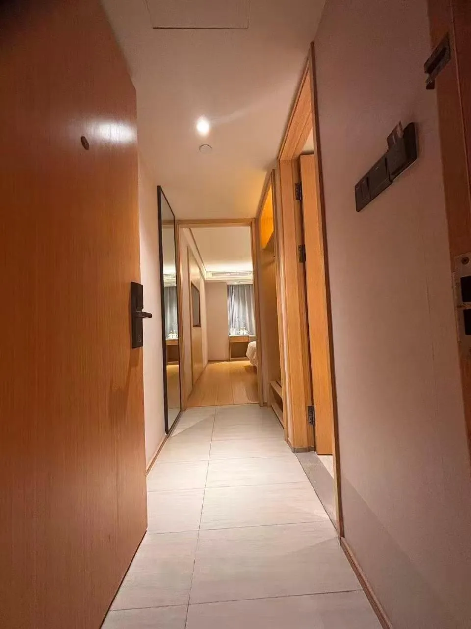 wardrobe in JI Hotel Shanghai Hongqiao Airport Qixin Road